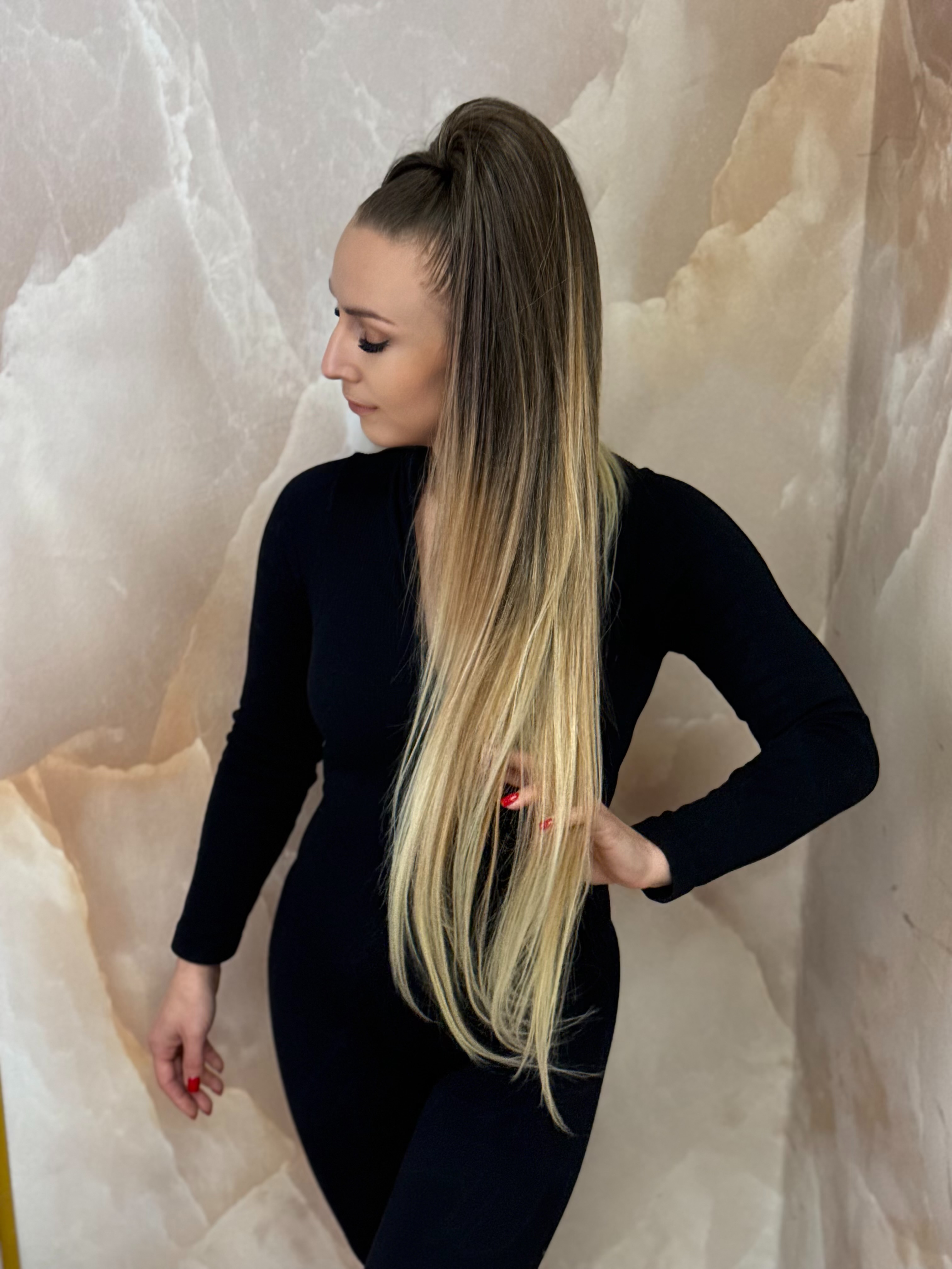 Kucyk Długi Prosty Ciemny Blond Ombre