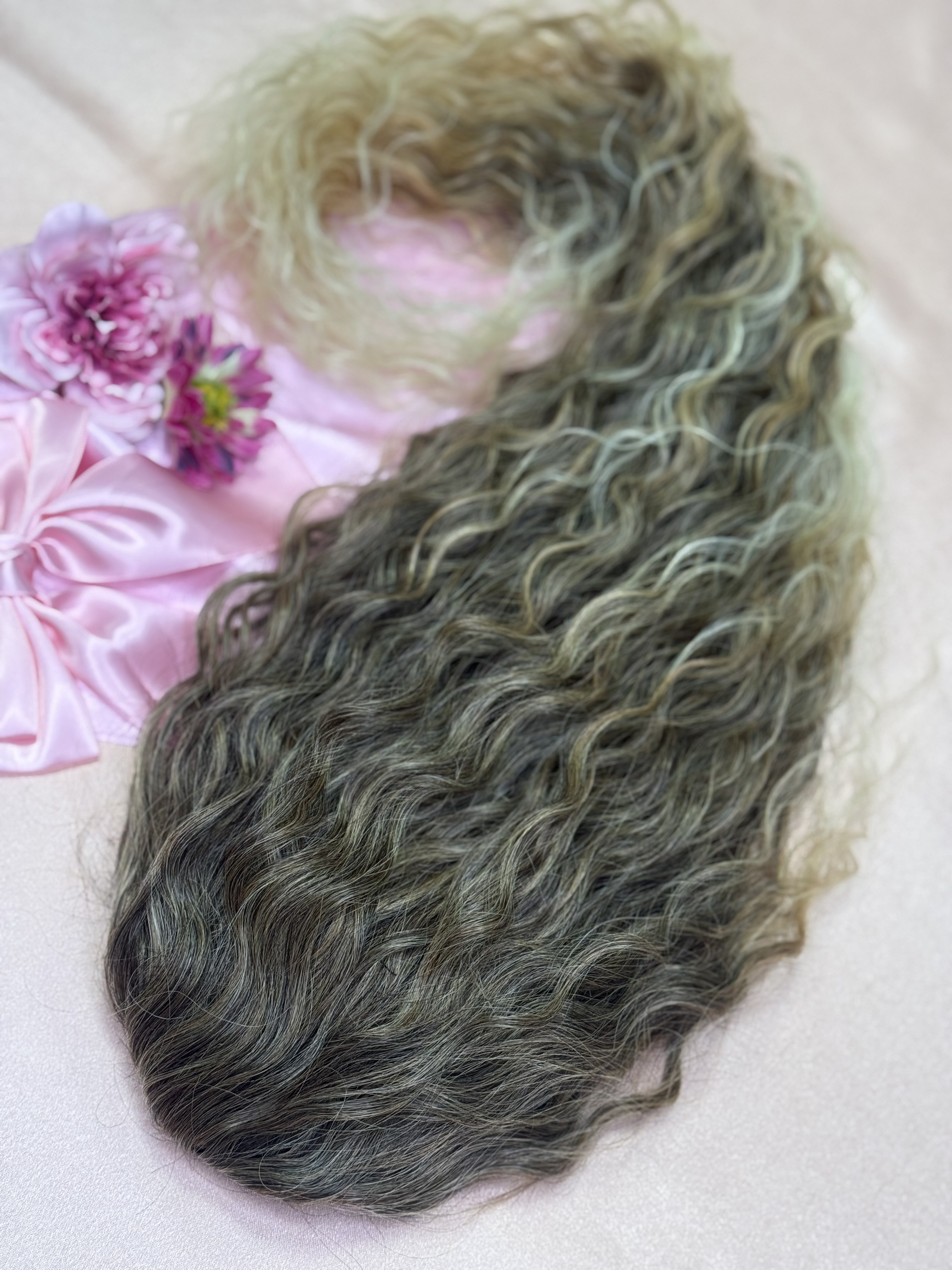 Kucyk Water Wave Długi Ombre ciemny blond