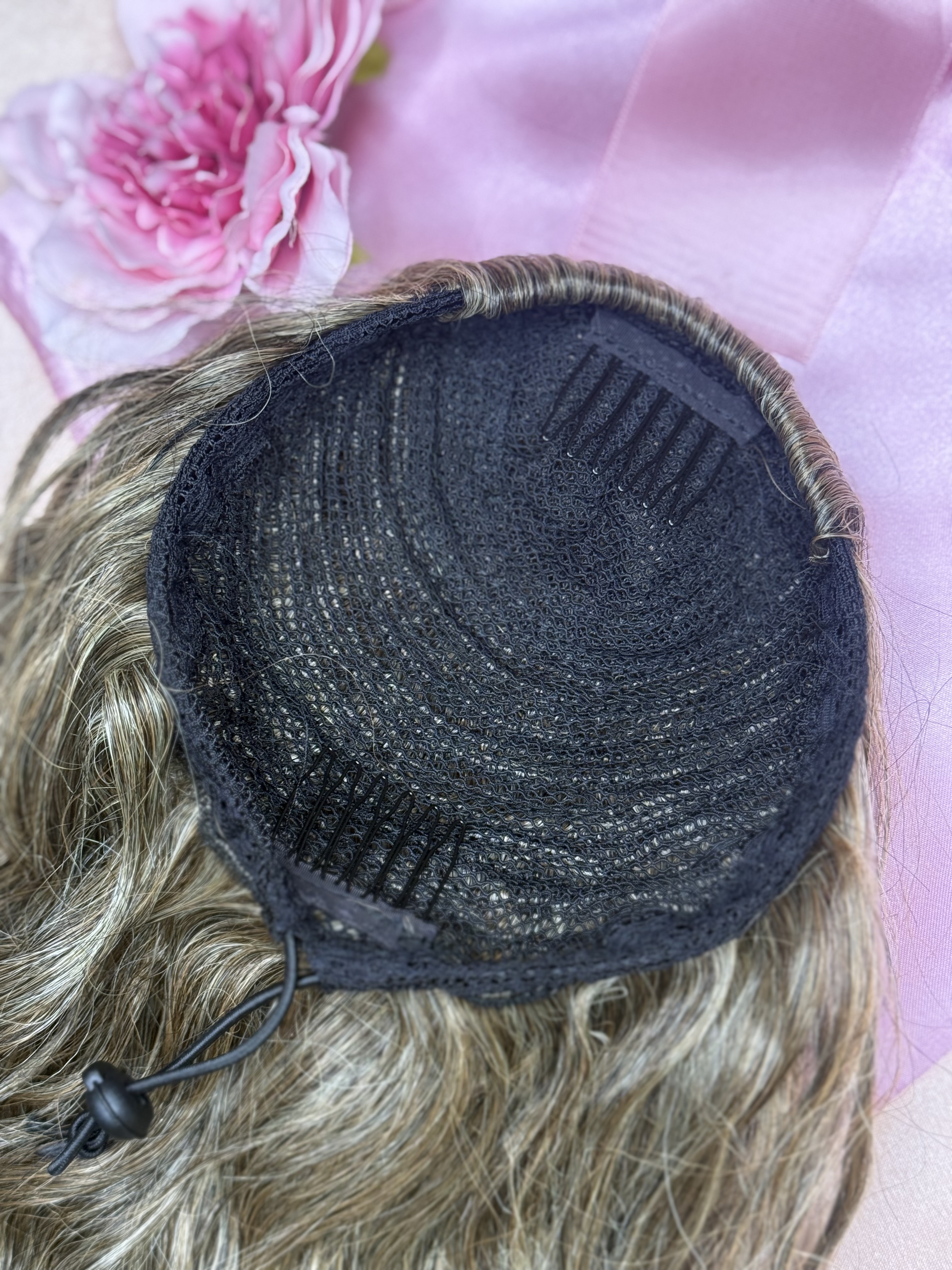 Kucyk Water Wave Długi Ombre ciemny blond