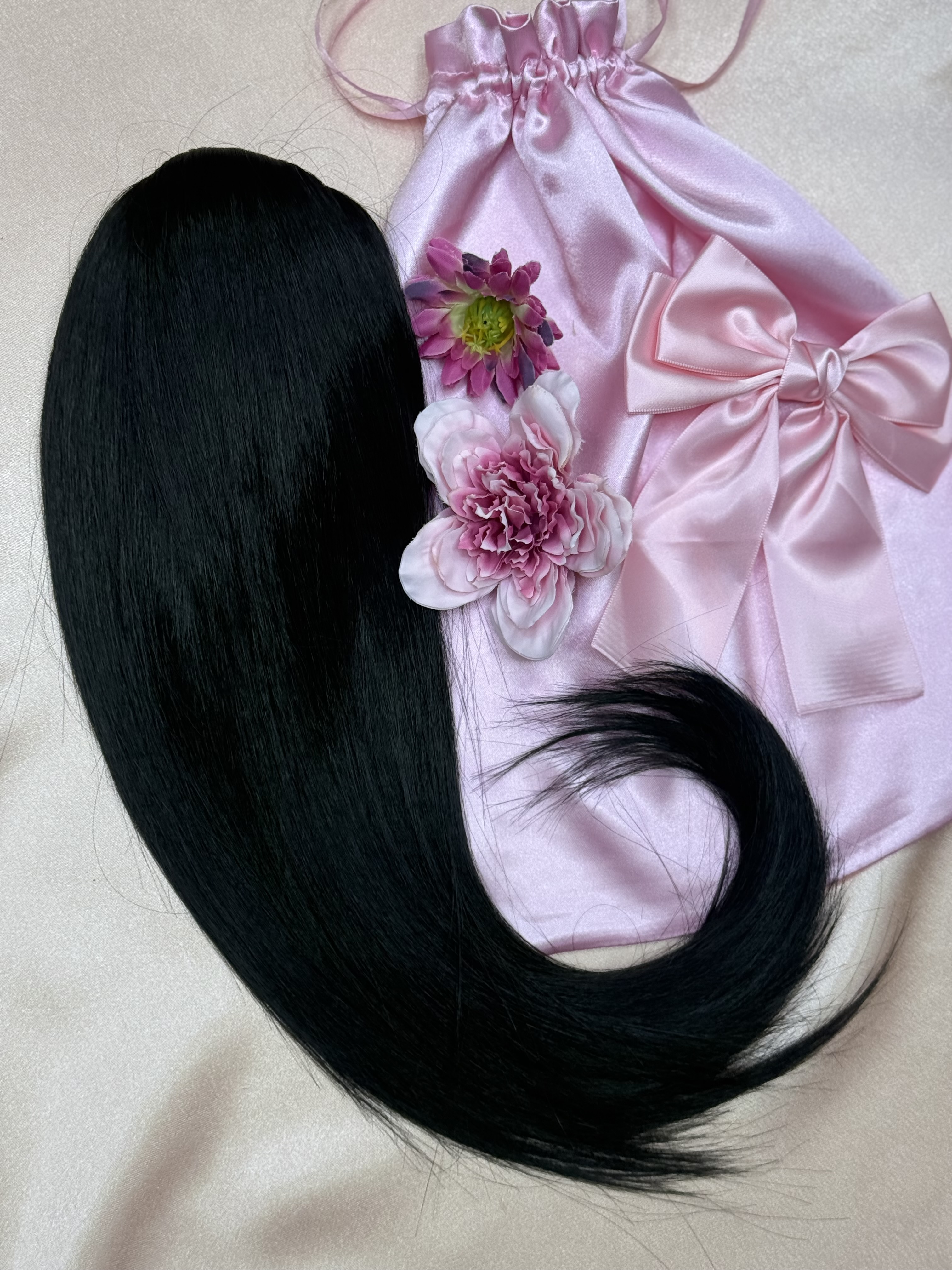 Kucyk Czarny Krótki Prosty