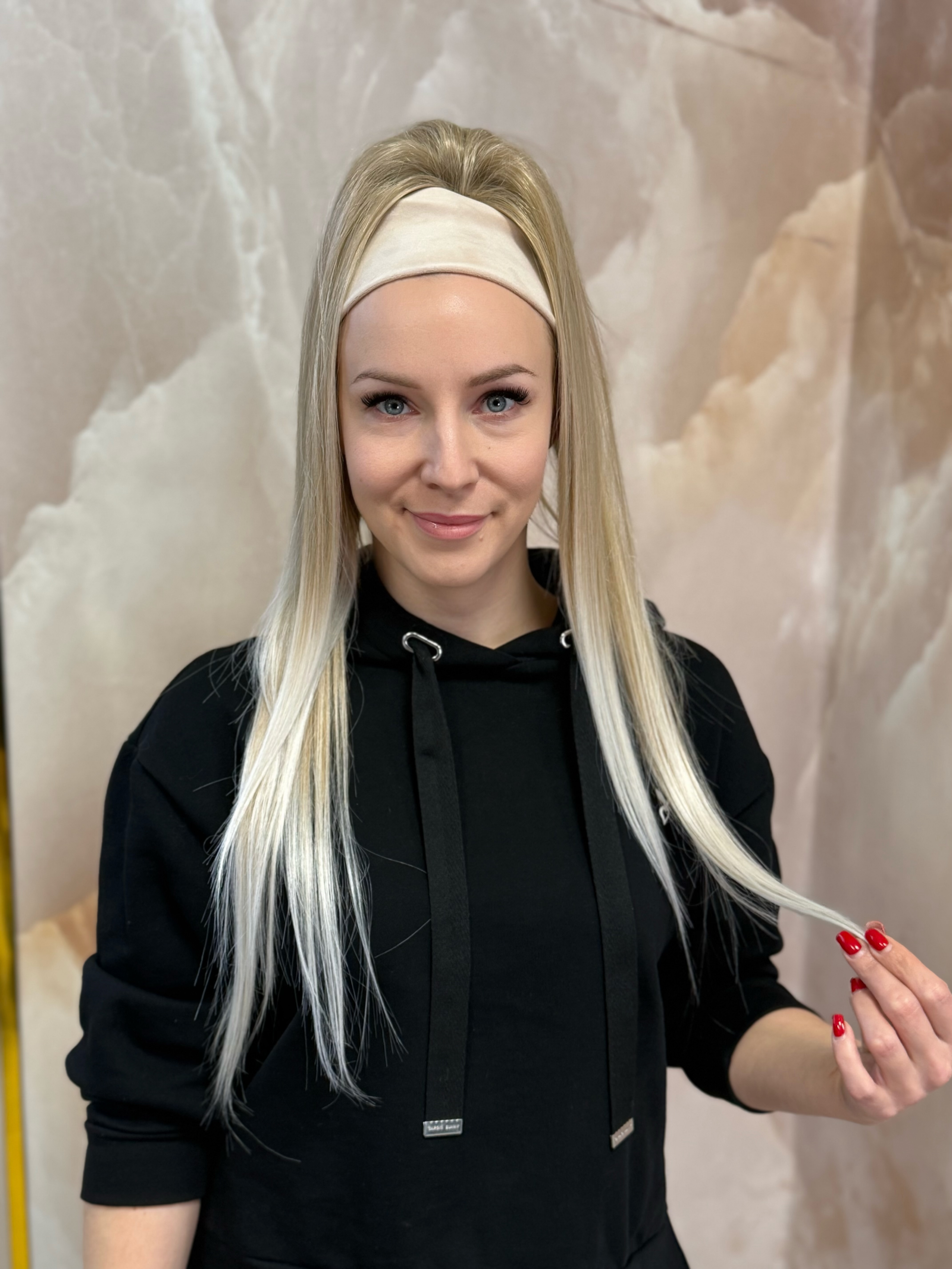 Kucyk Prosty Długi Jasny Blond