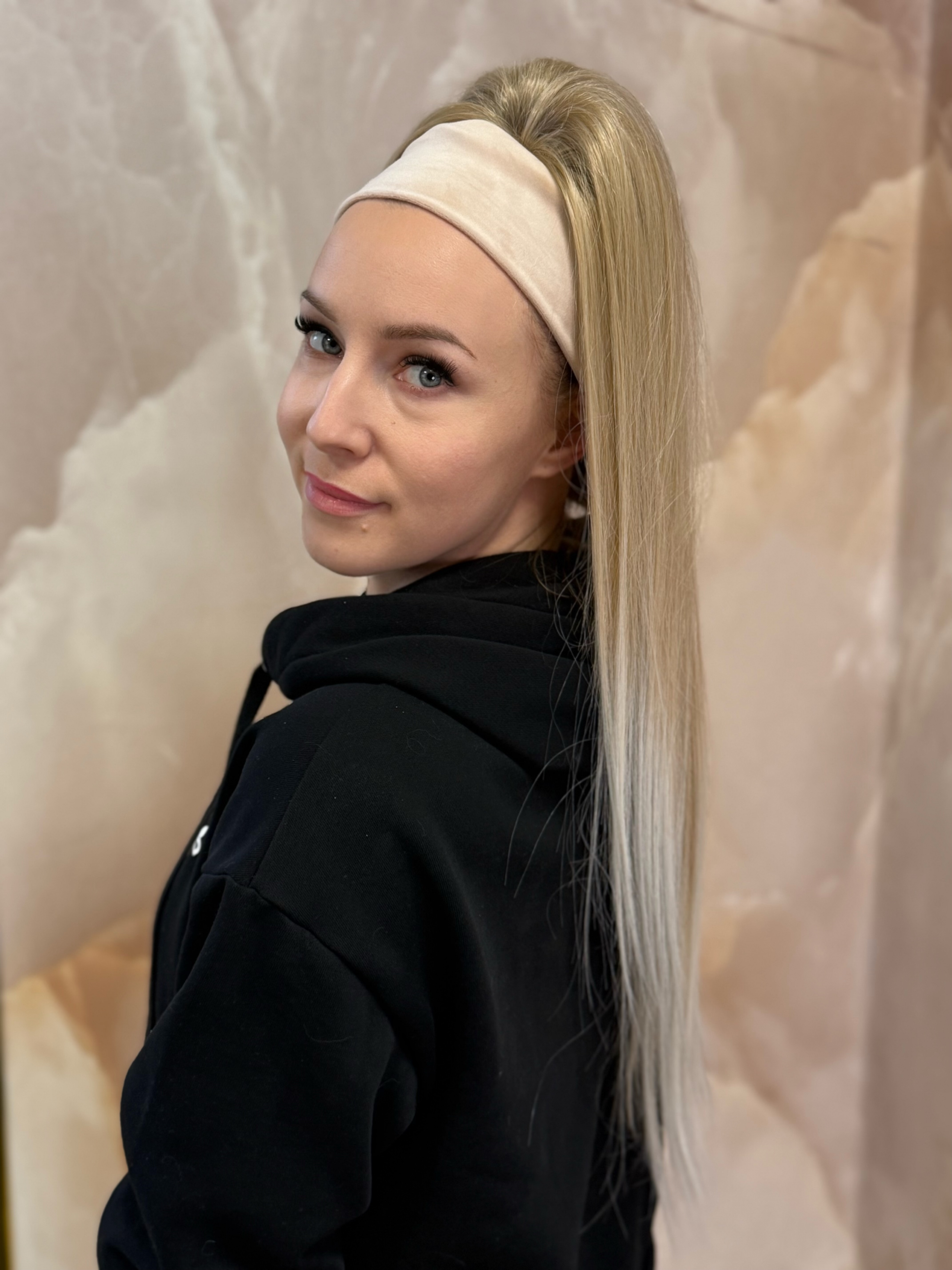 Kucyk Prosty Długi Jasny Blond