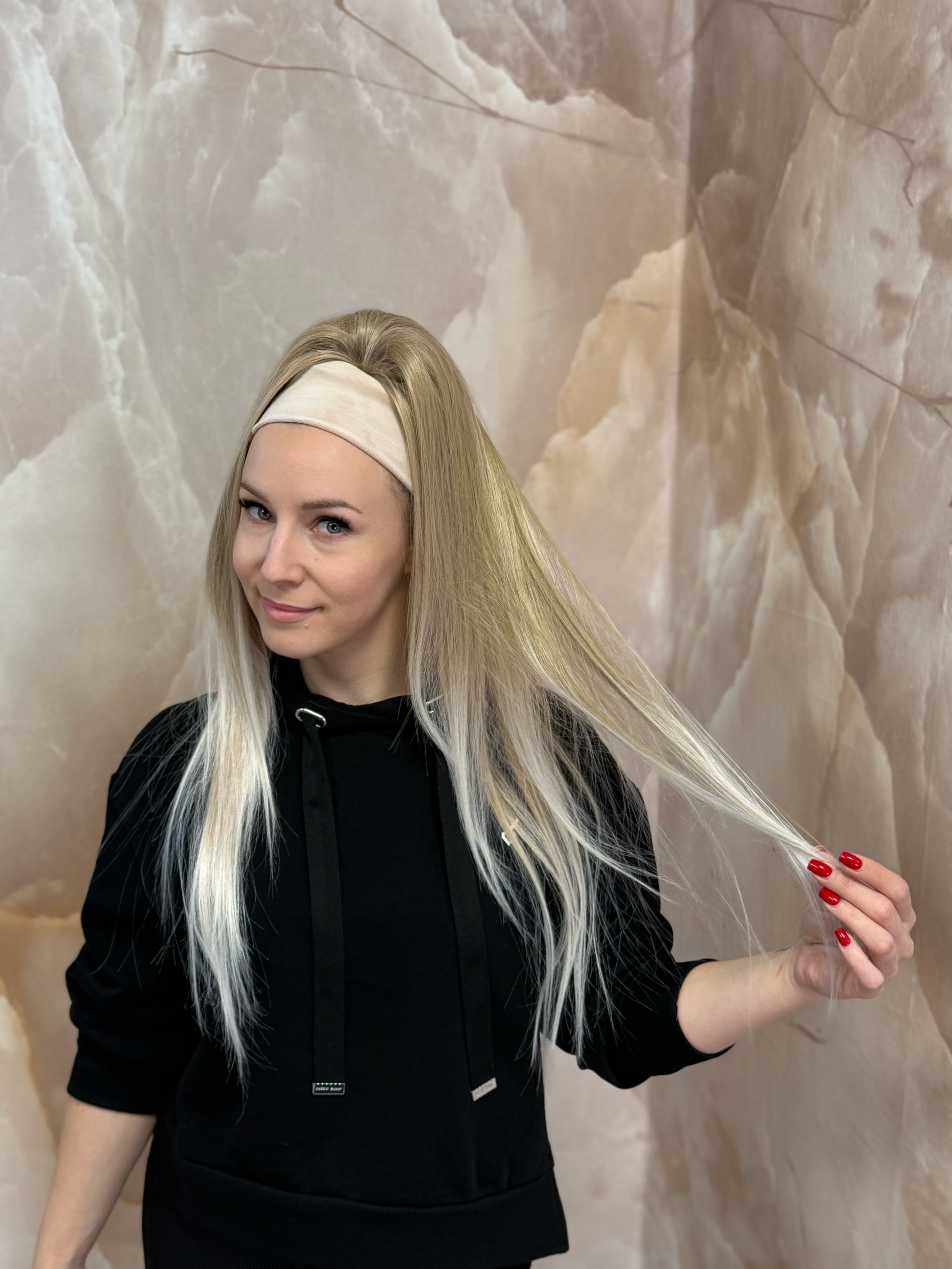 Kucyk Prosty Długi Jasny Blond