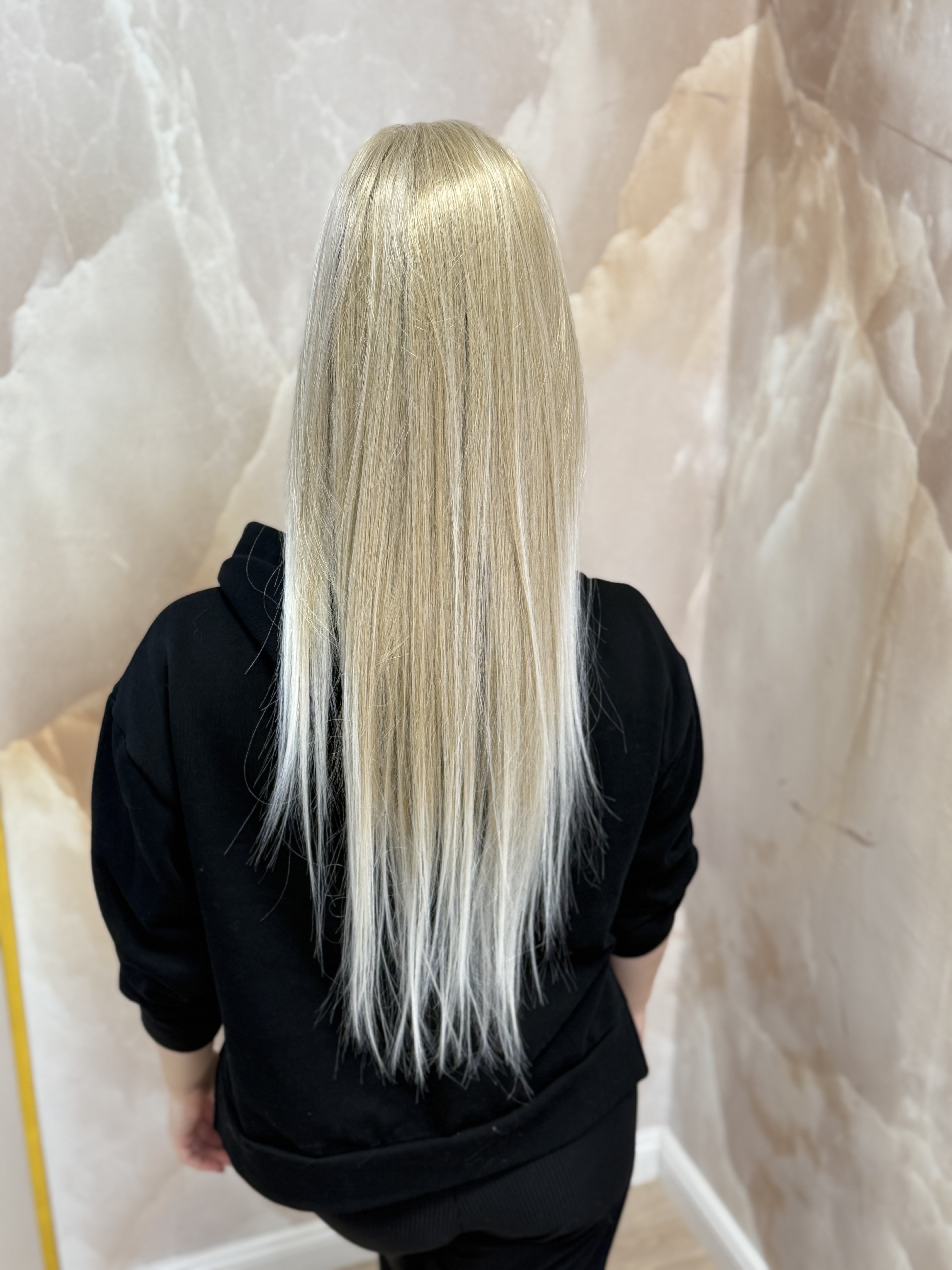 Kucyk Prosty Długi Jasny Blond