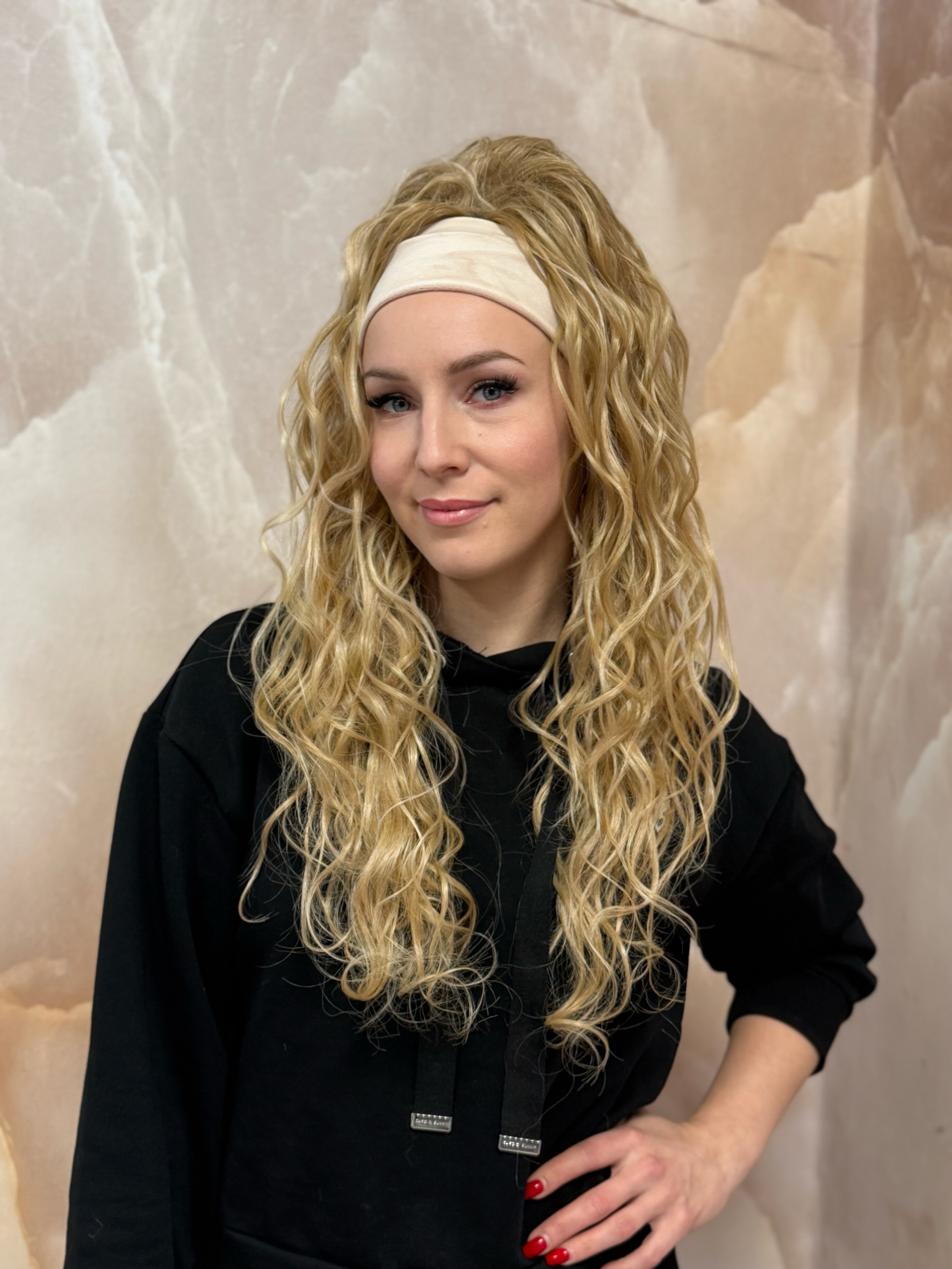 Kucyk Ocean Wave Długi Ciepły Blond