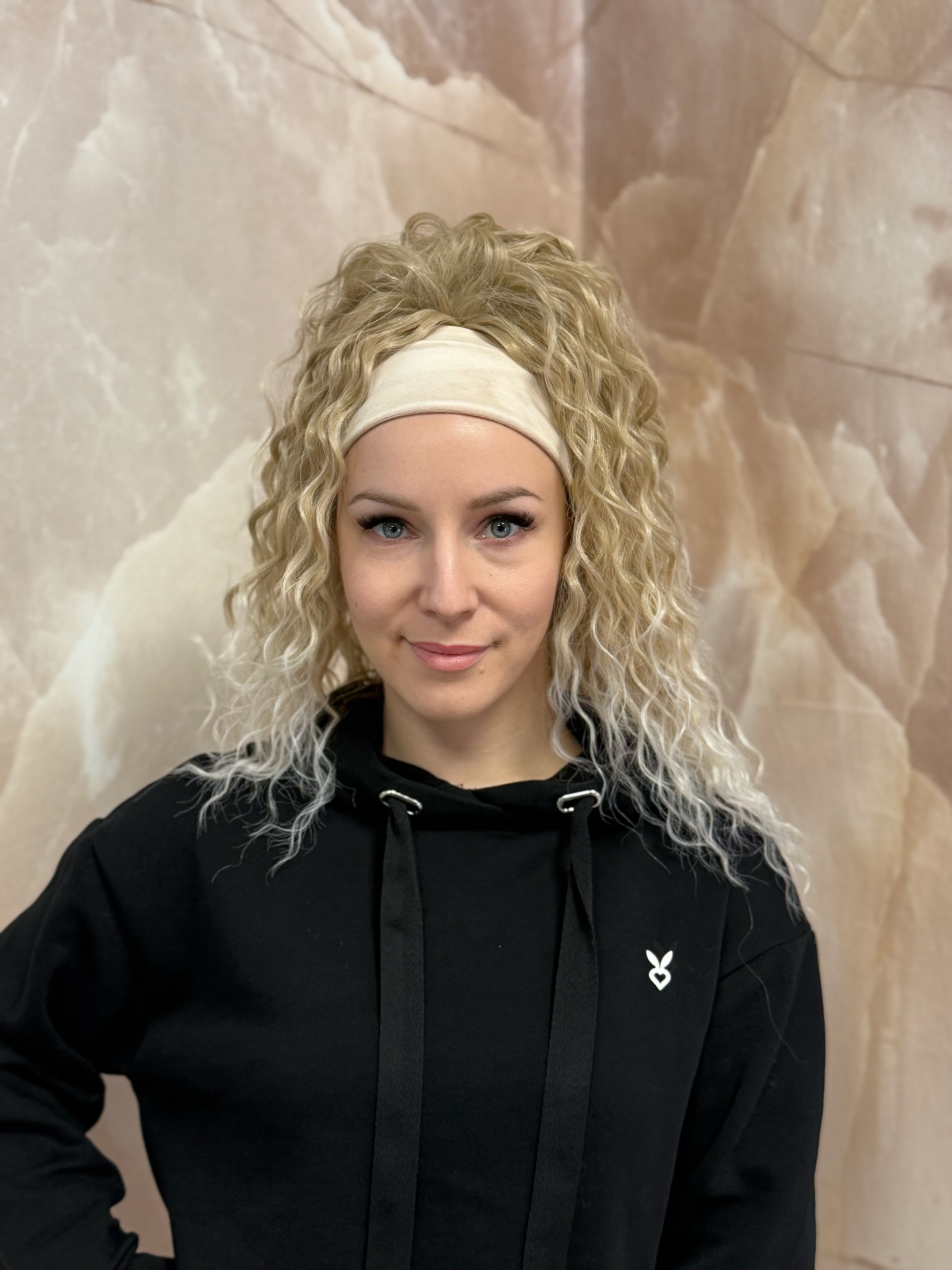 Kucyk Water Wave Krótki Jasny Blond