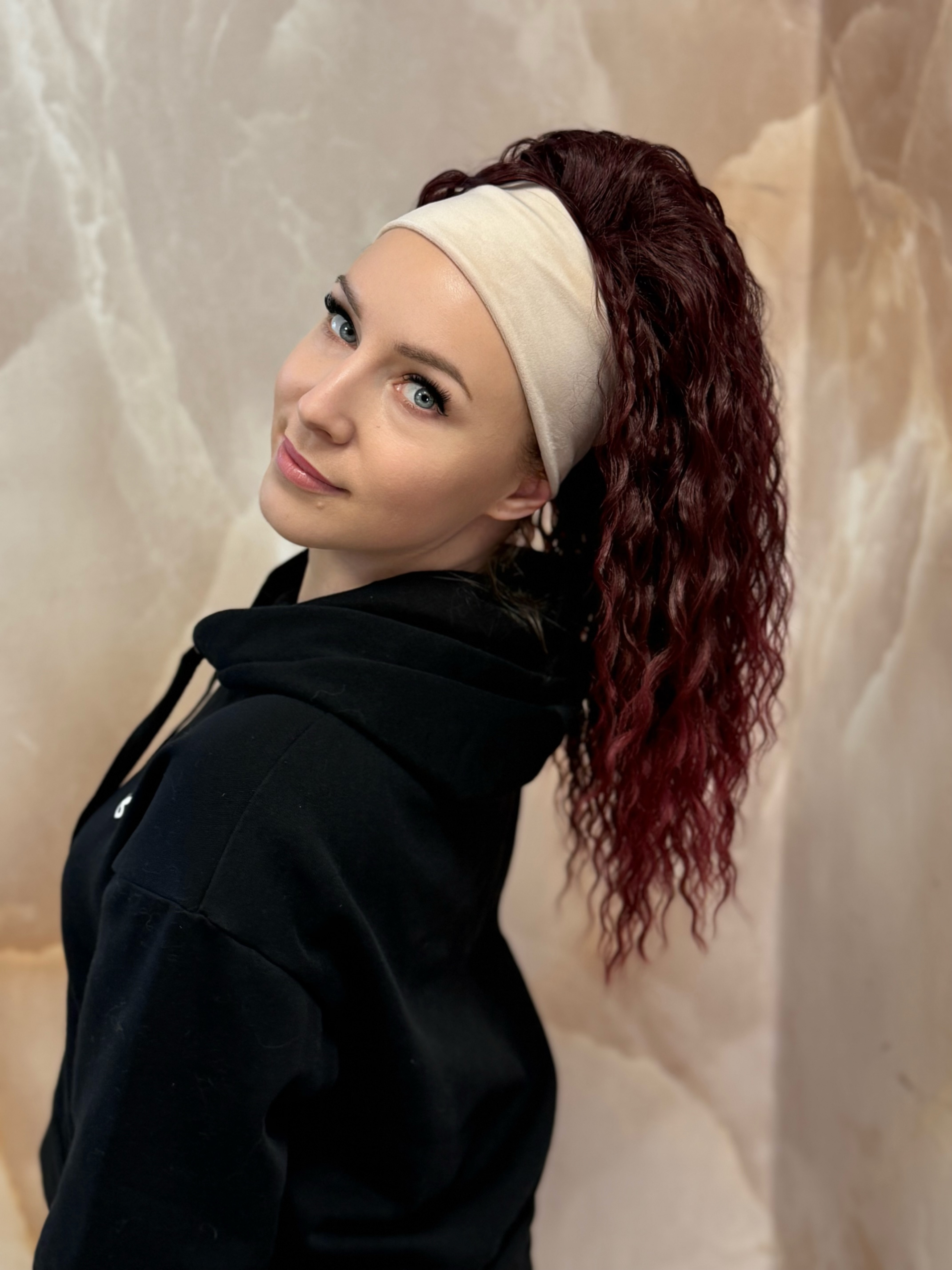 Kucyk Water Wave Krótki Bordo