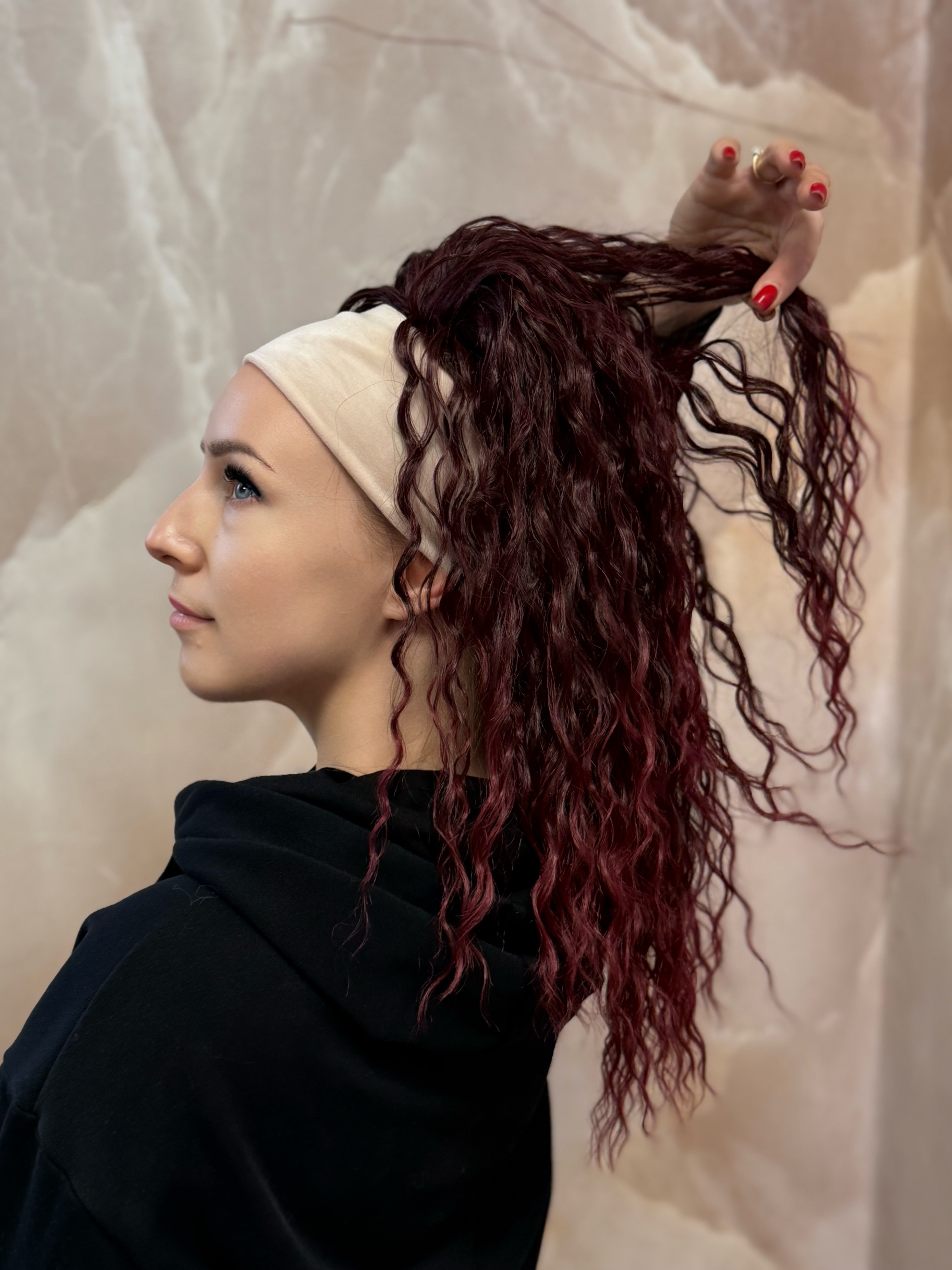 Kucyk Water Wave Krótki Bordo