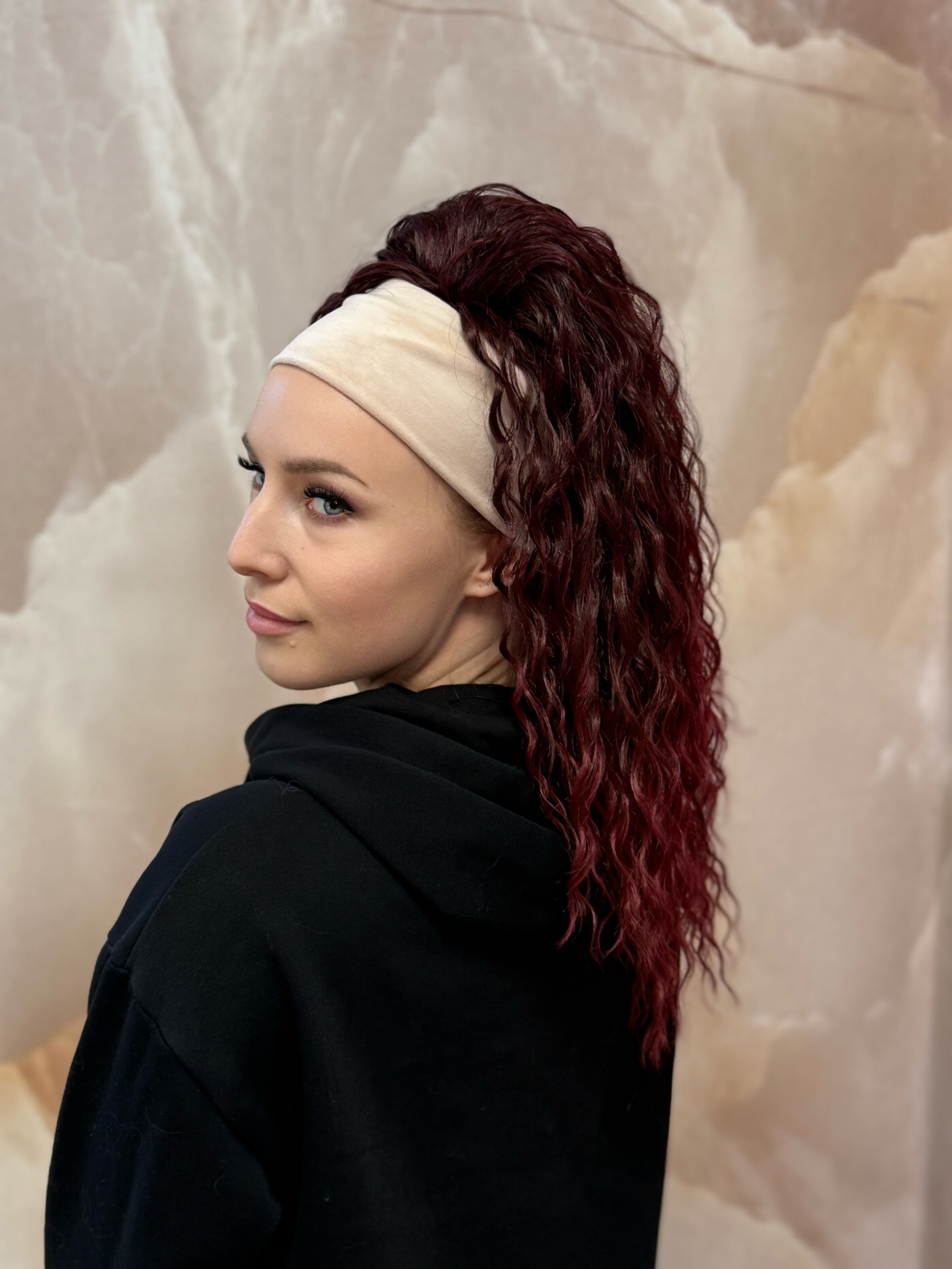 Kucyk Water Wave Krótki Bordo