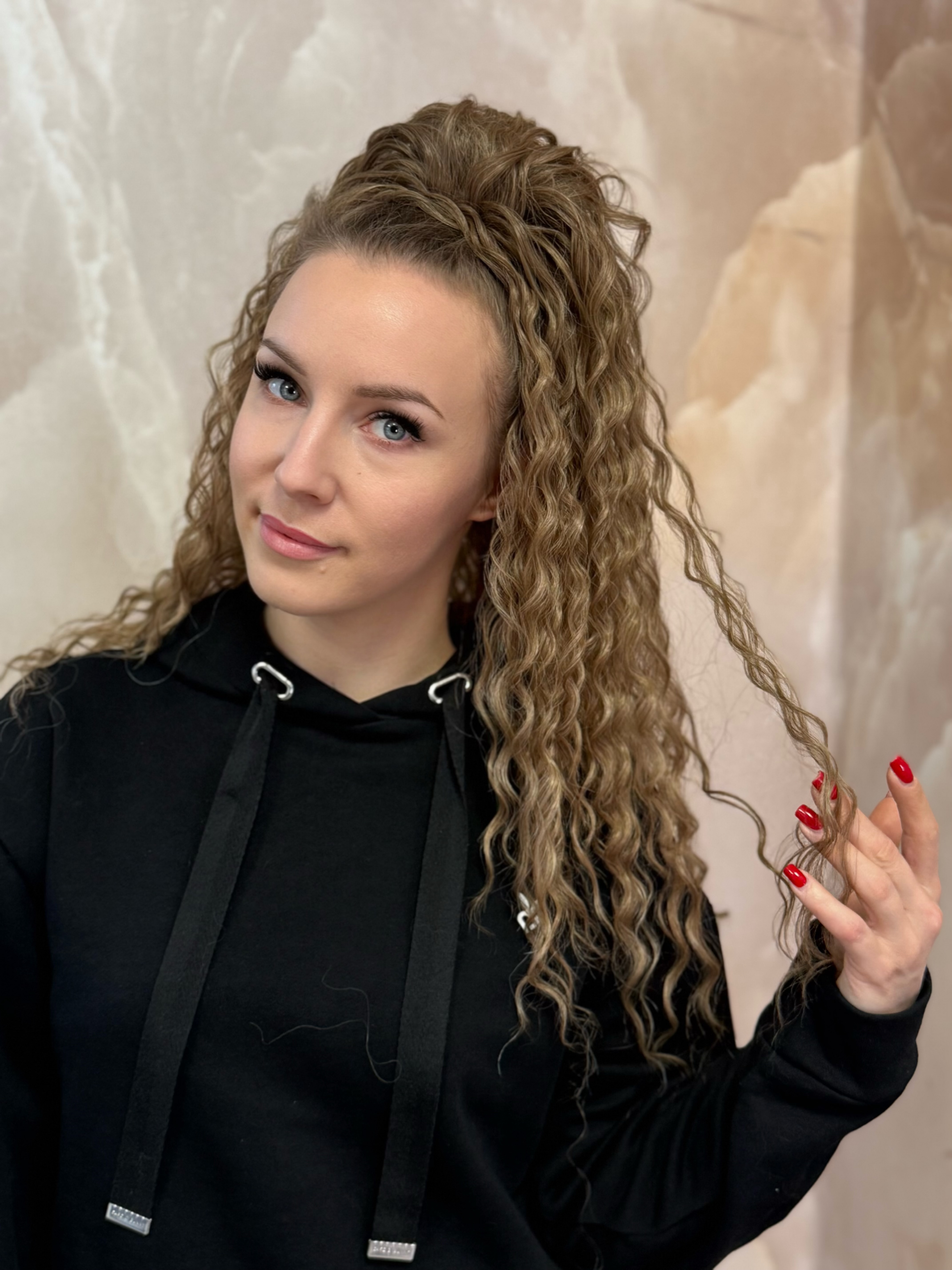 Kucyk Water Wave Długi Toffie