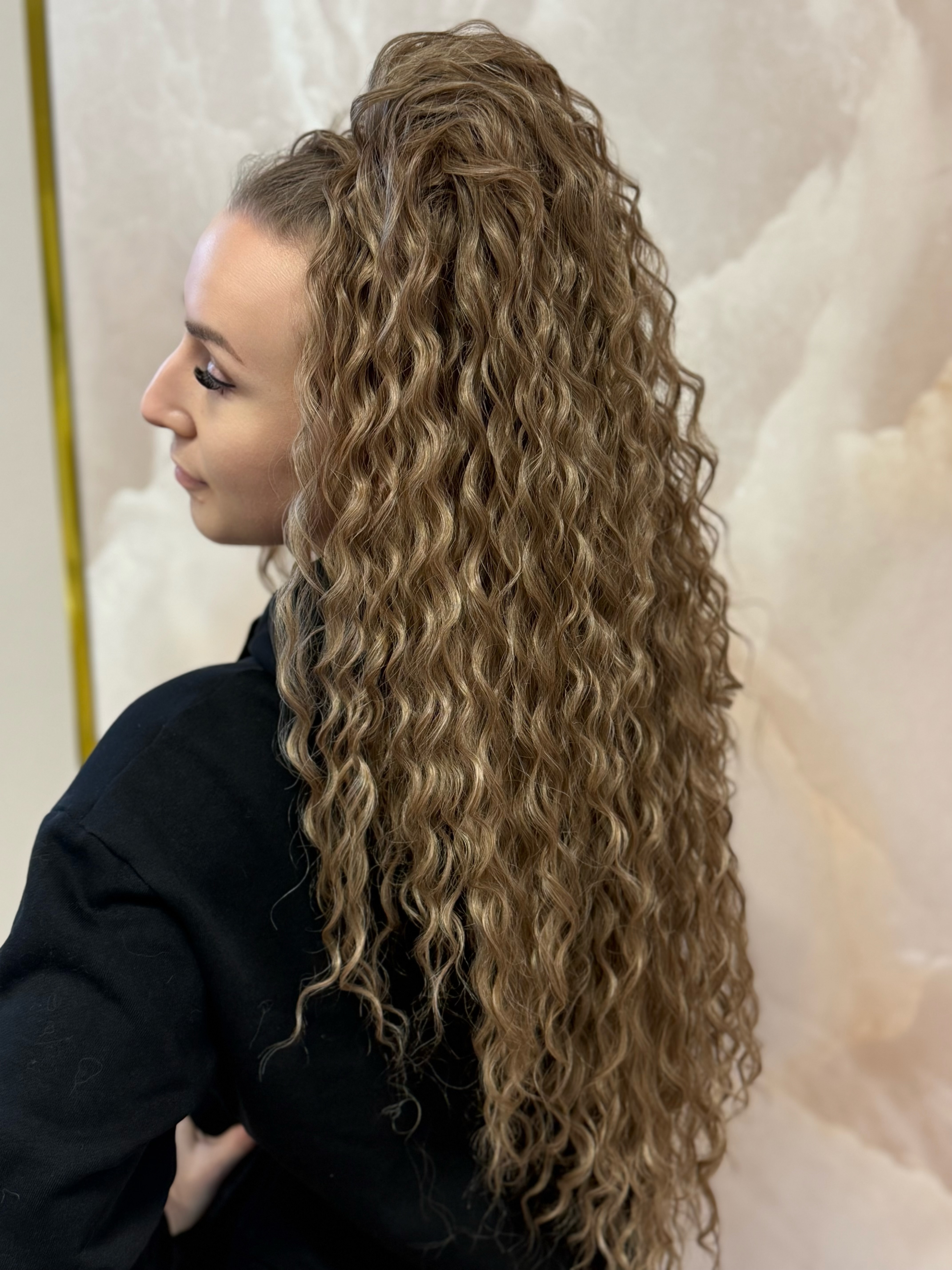 Kucyk Water Wave Długi Toffie