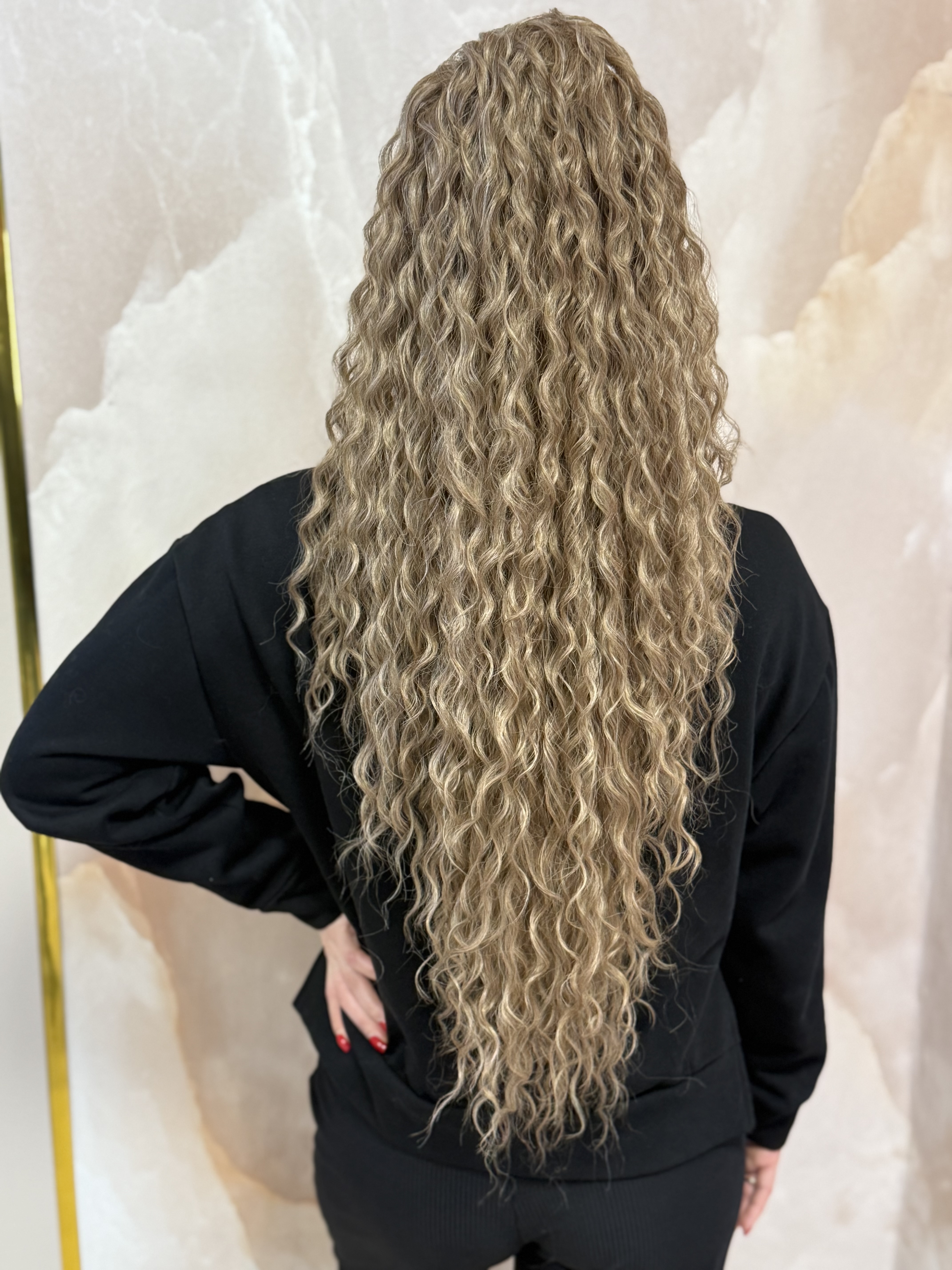 Kucyk Water Wave Długi Toffie