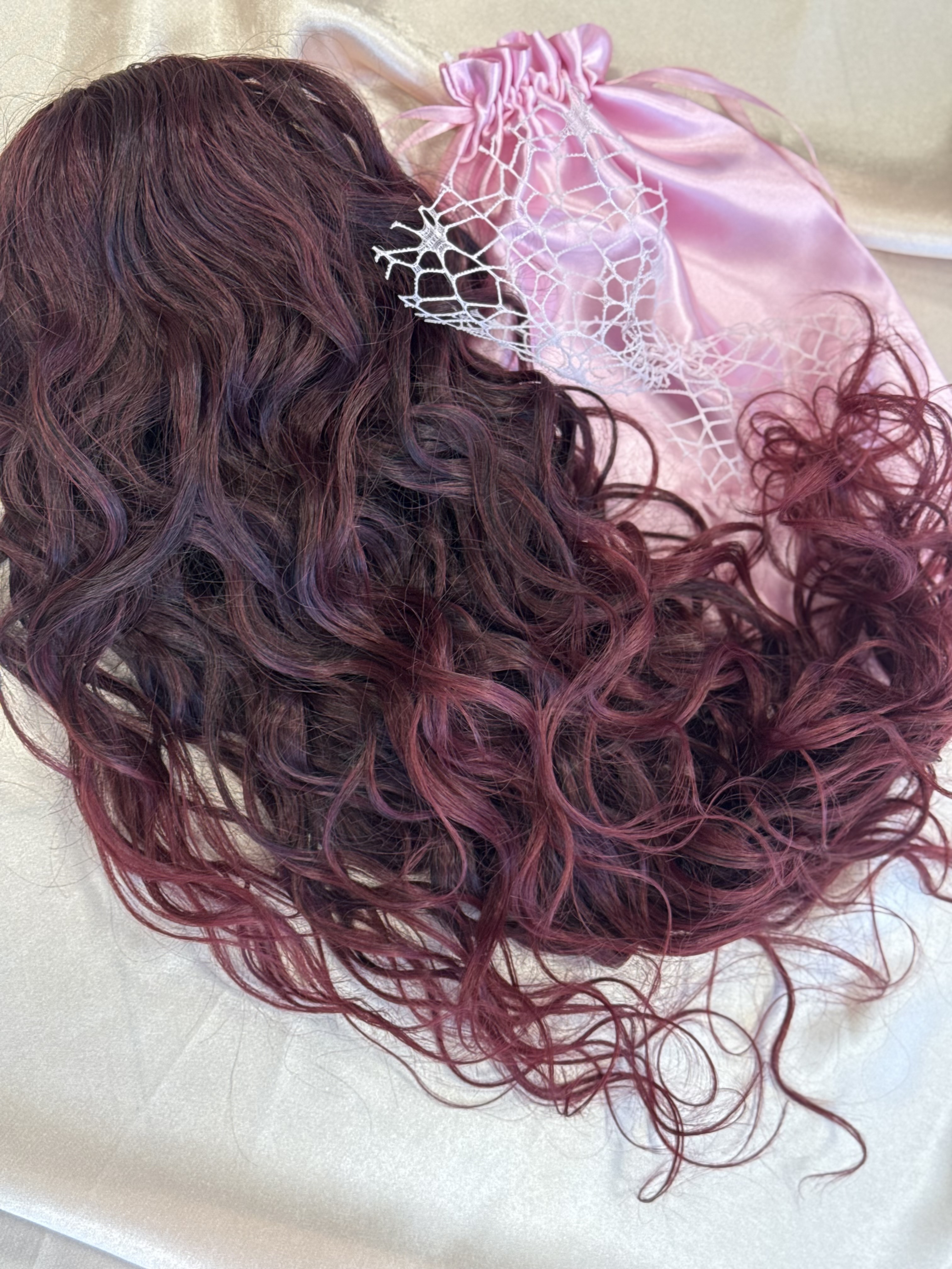 Kucyk Ocean Wave Długi Bordo