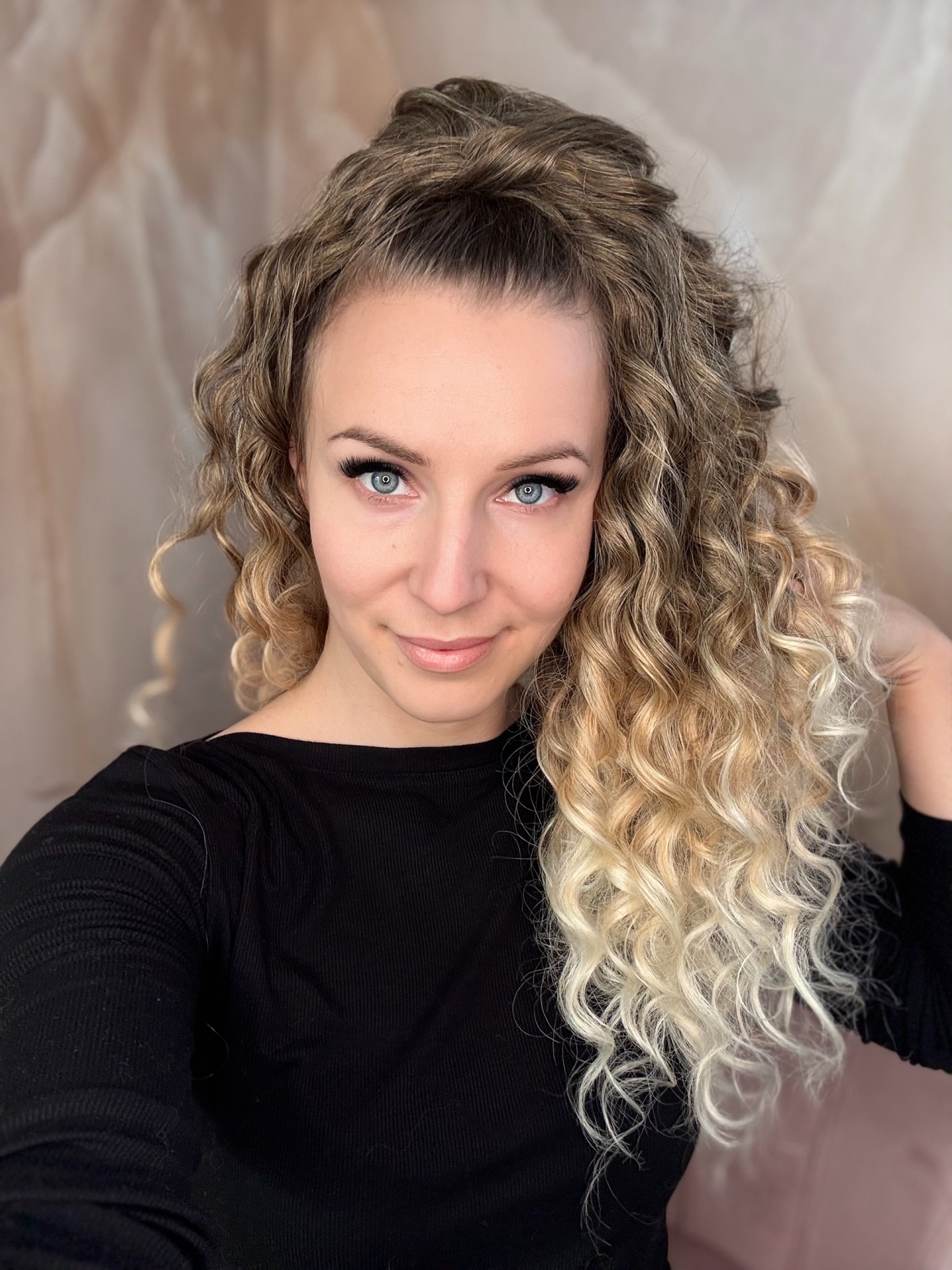 Kucyk Długi Loki Ombre Ciemny Blond