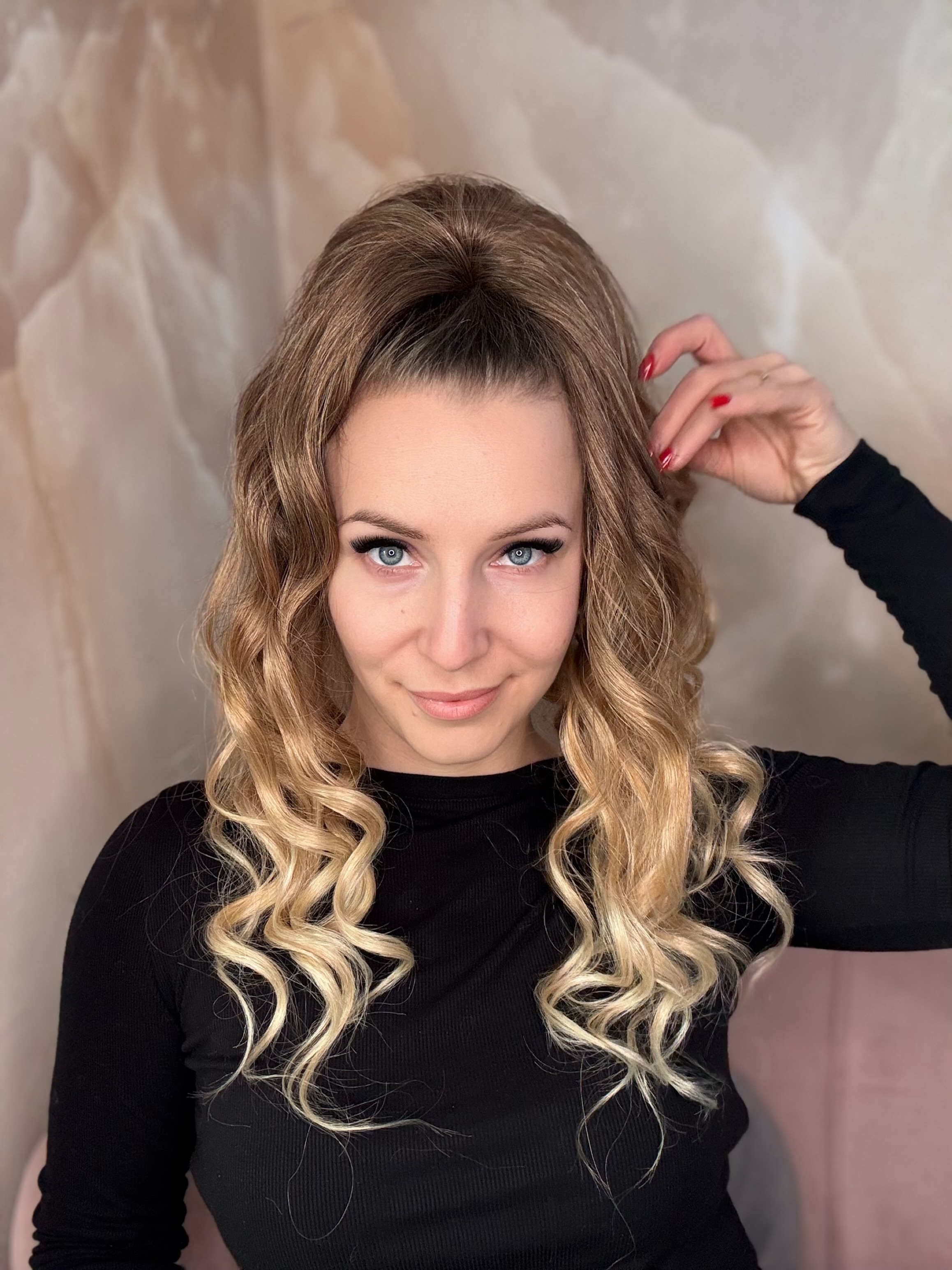 Kucyk Długi Falowany Ciemny Blond Ombre