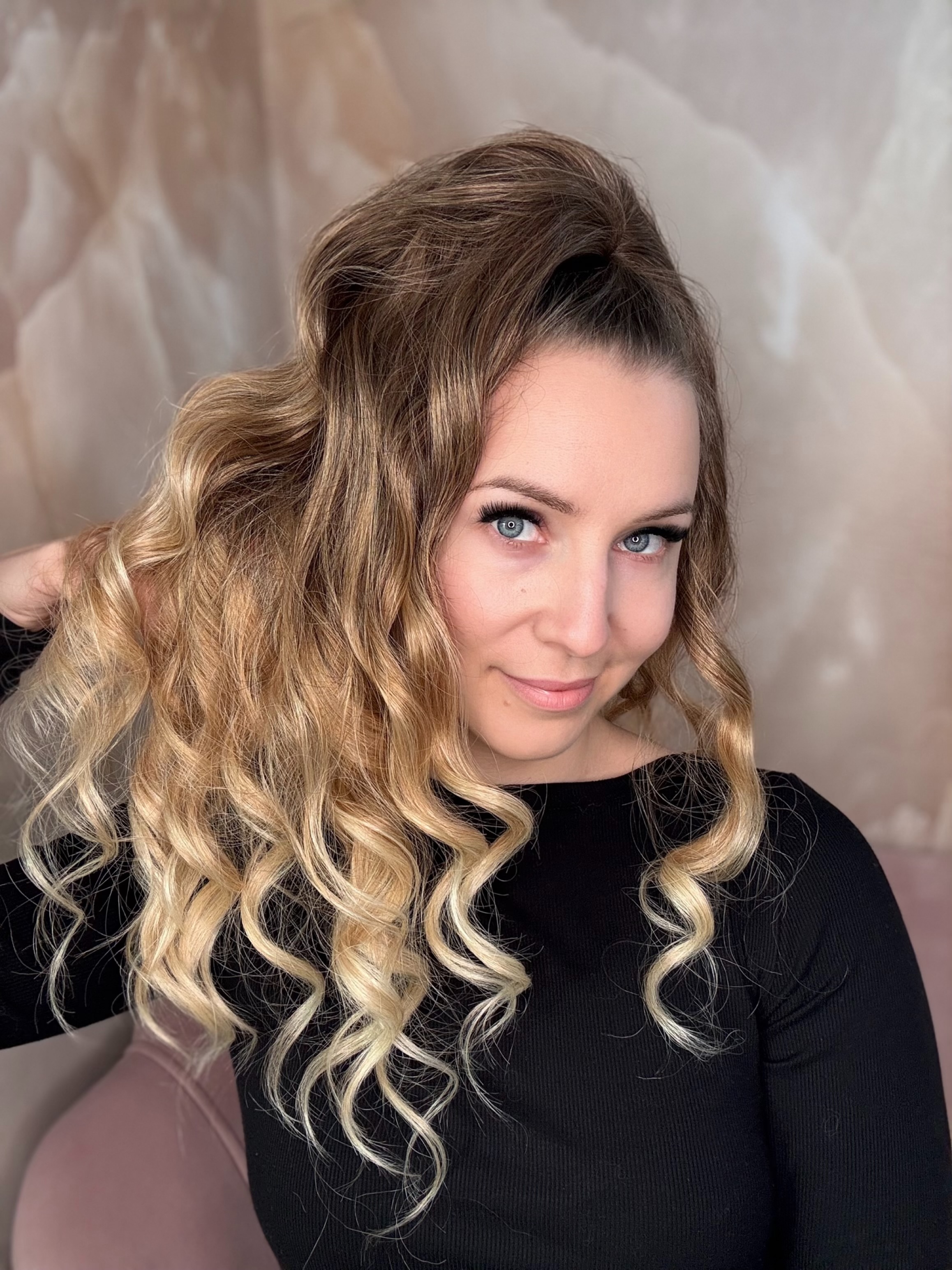 Kucyk Długi Falowany Ciemny Blond Ombre