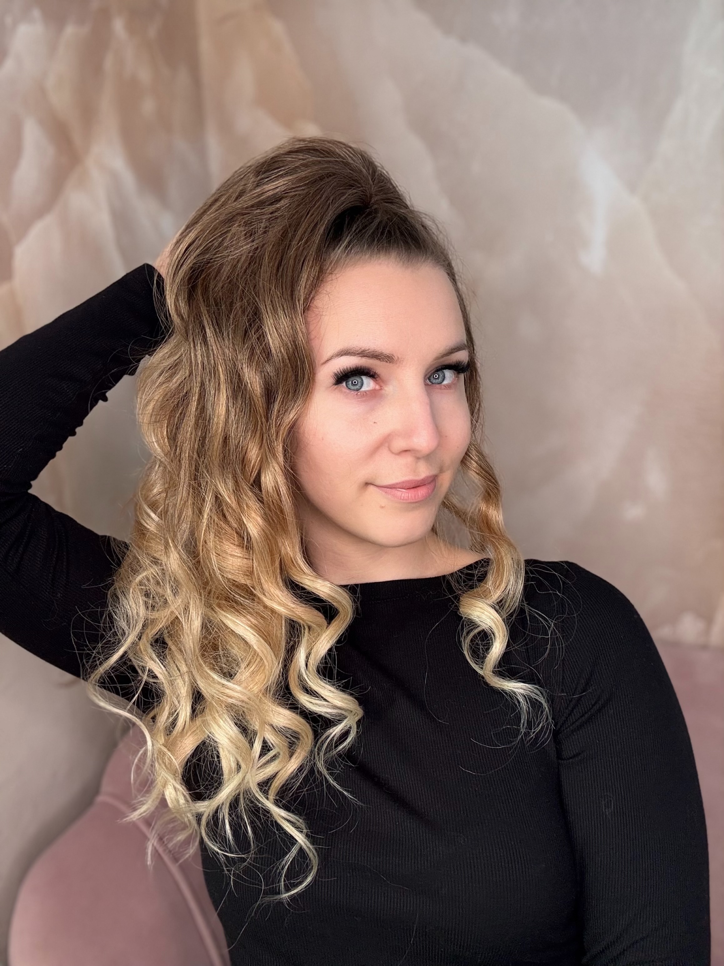 Kucyk Długi Falowany Ciemny Blond Ombre