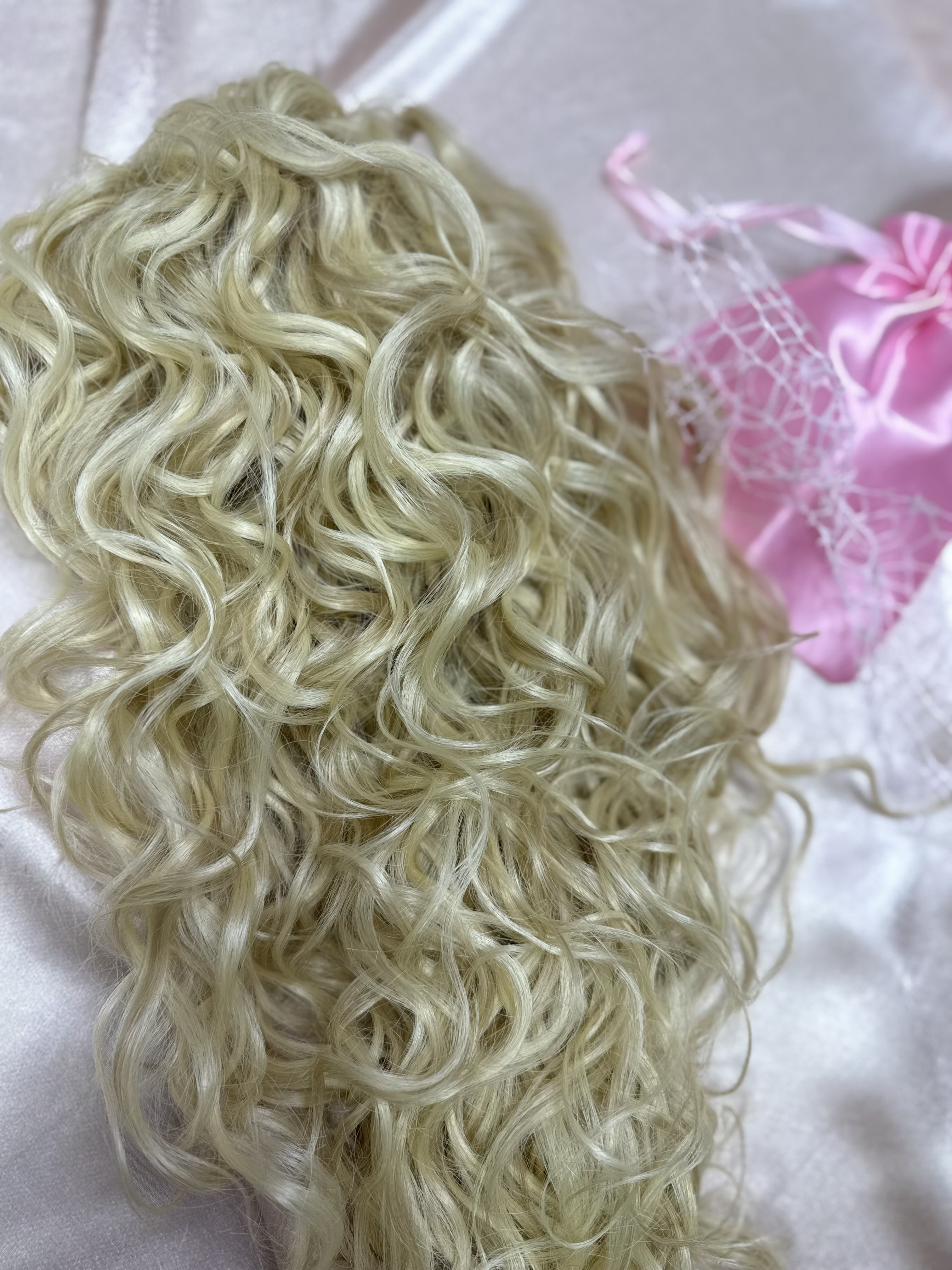 Kucyk Ocean Wave Długi Jasny Ciepły Blond