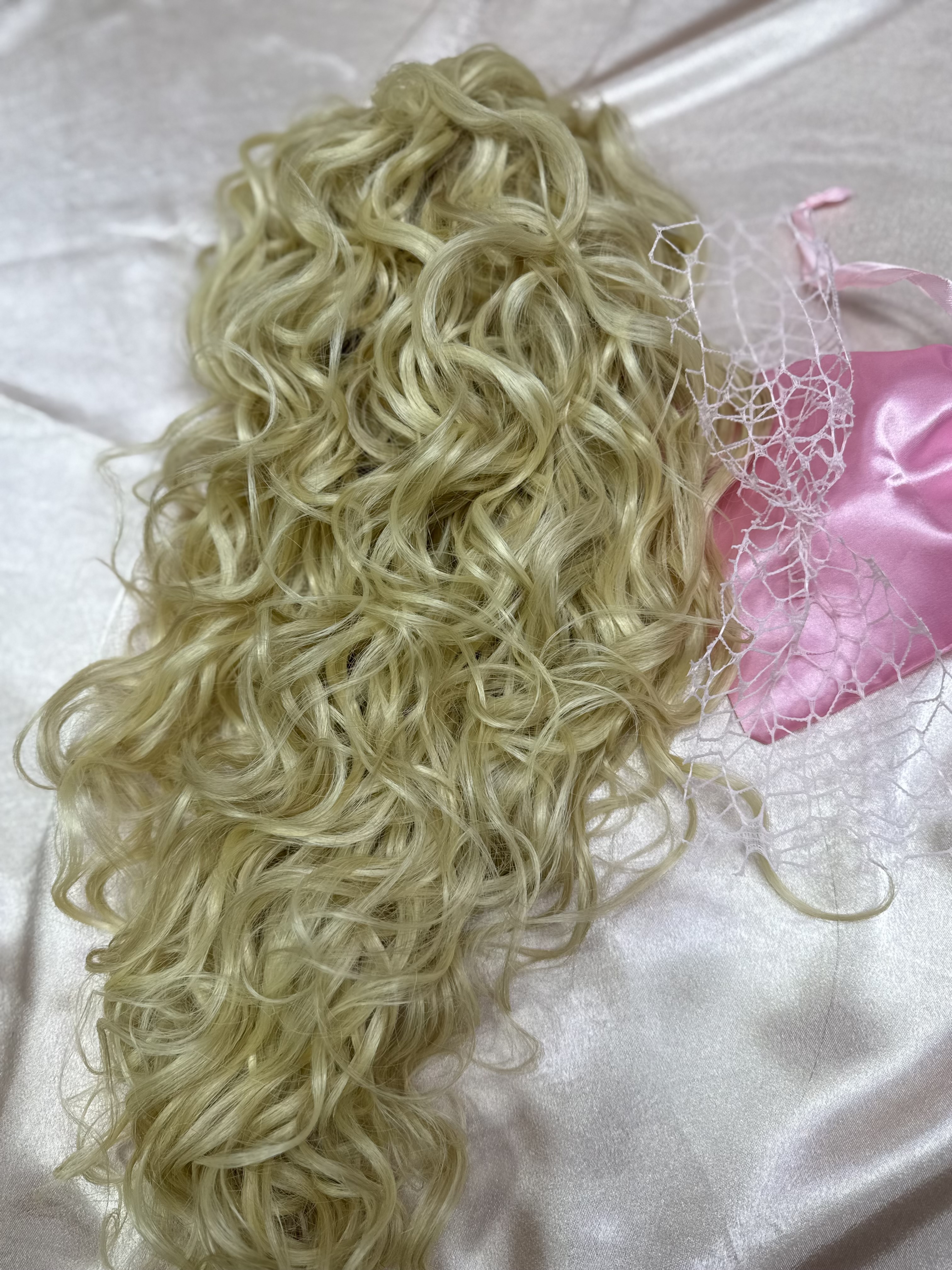 Kucyk Ocean Wave Długi Jasny Ciepły Blond