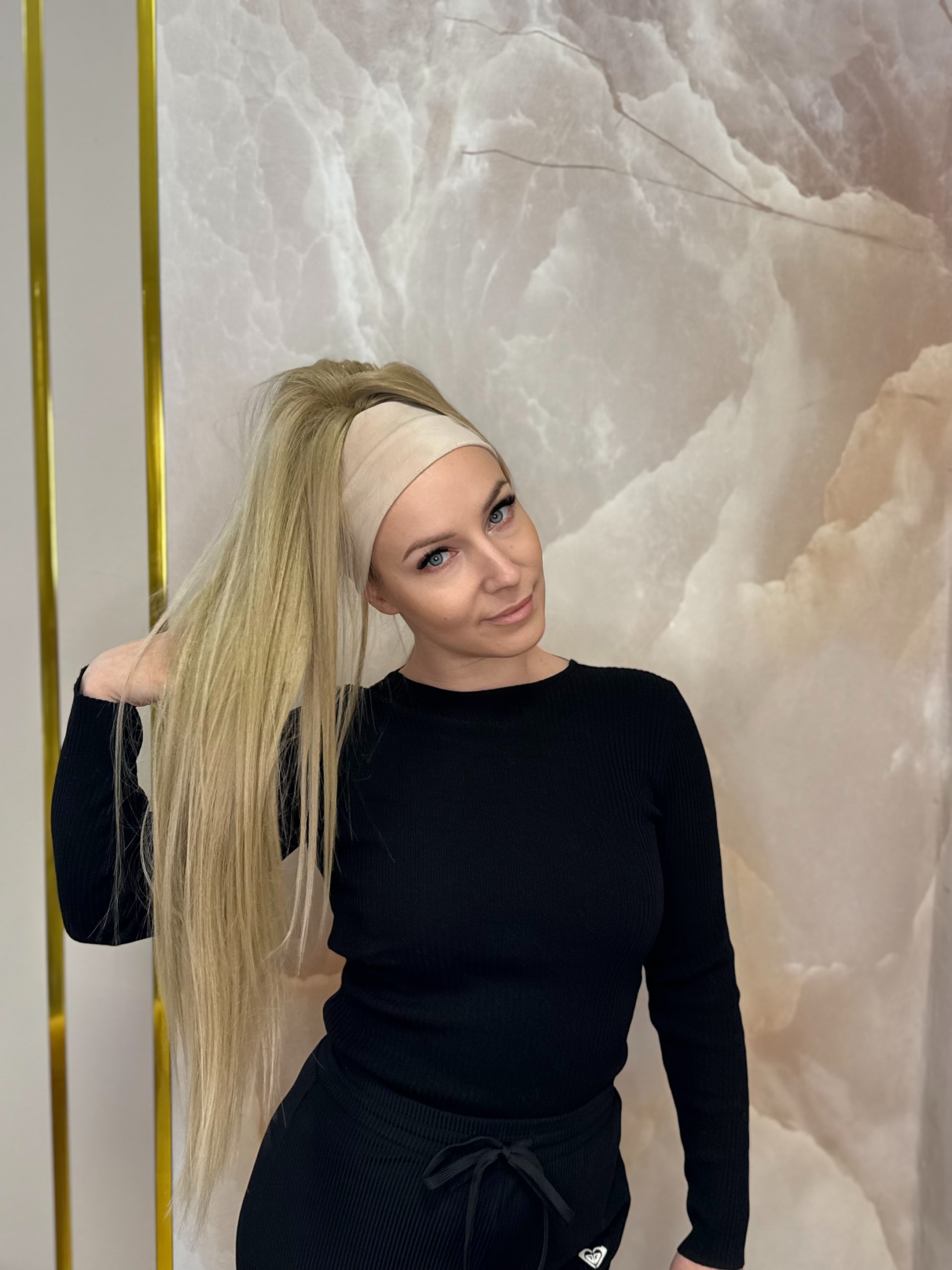 Kucyk Prosty Długi beżowy Blond