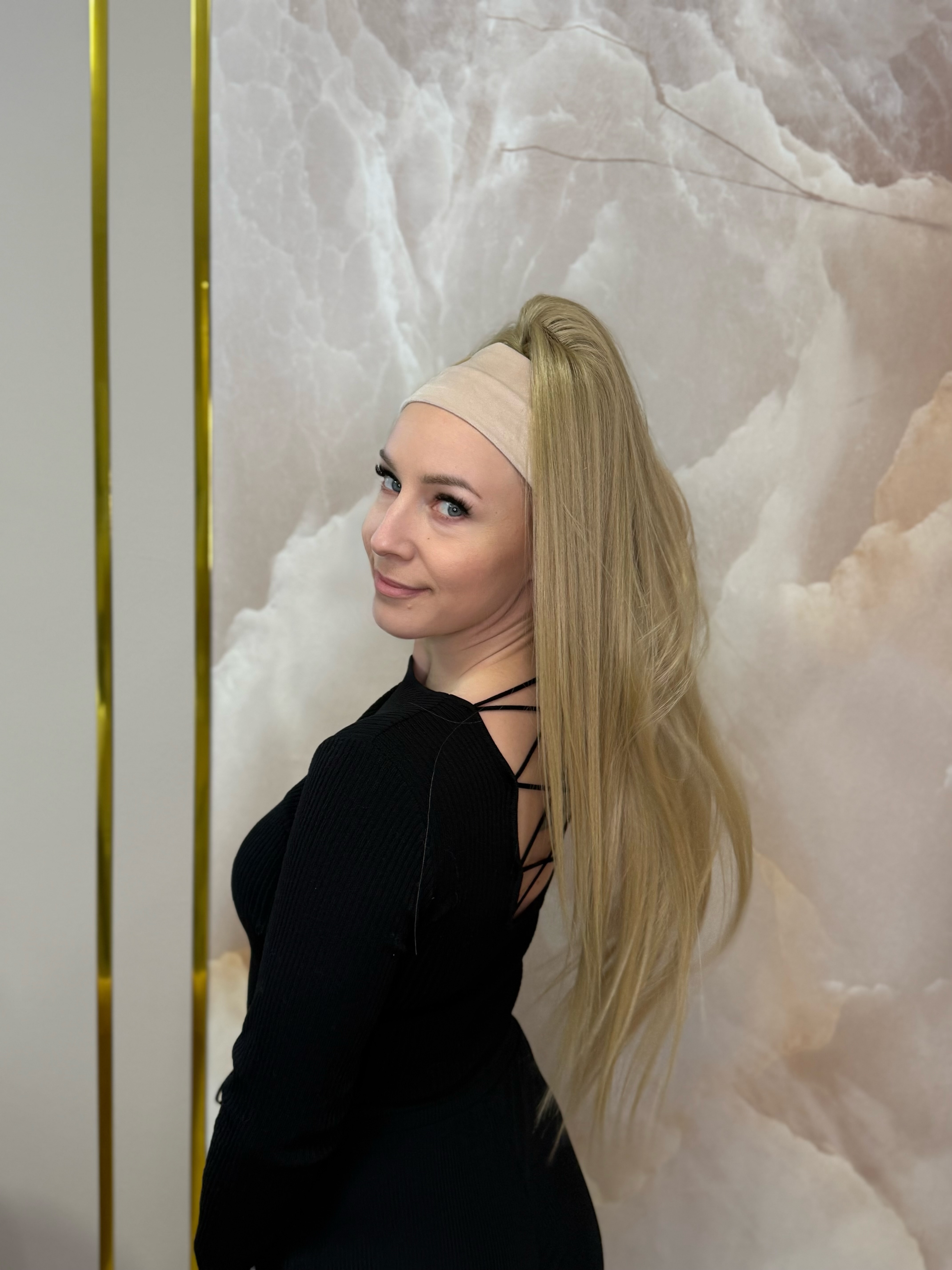 Kucyk Prosty Długi beżowy Blond