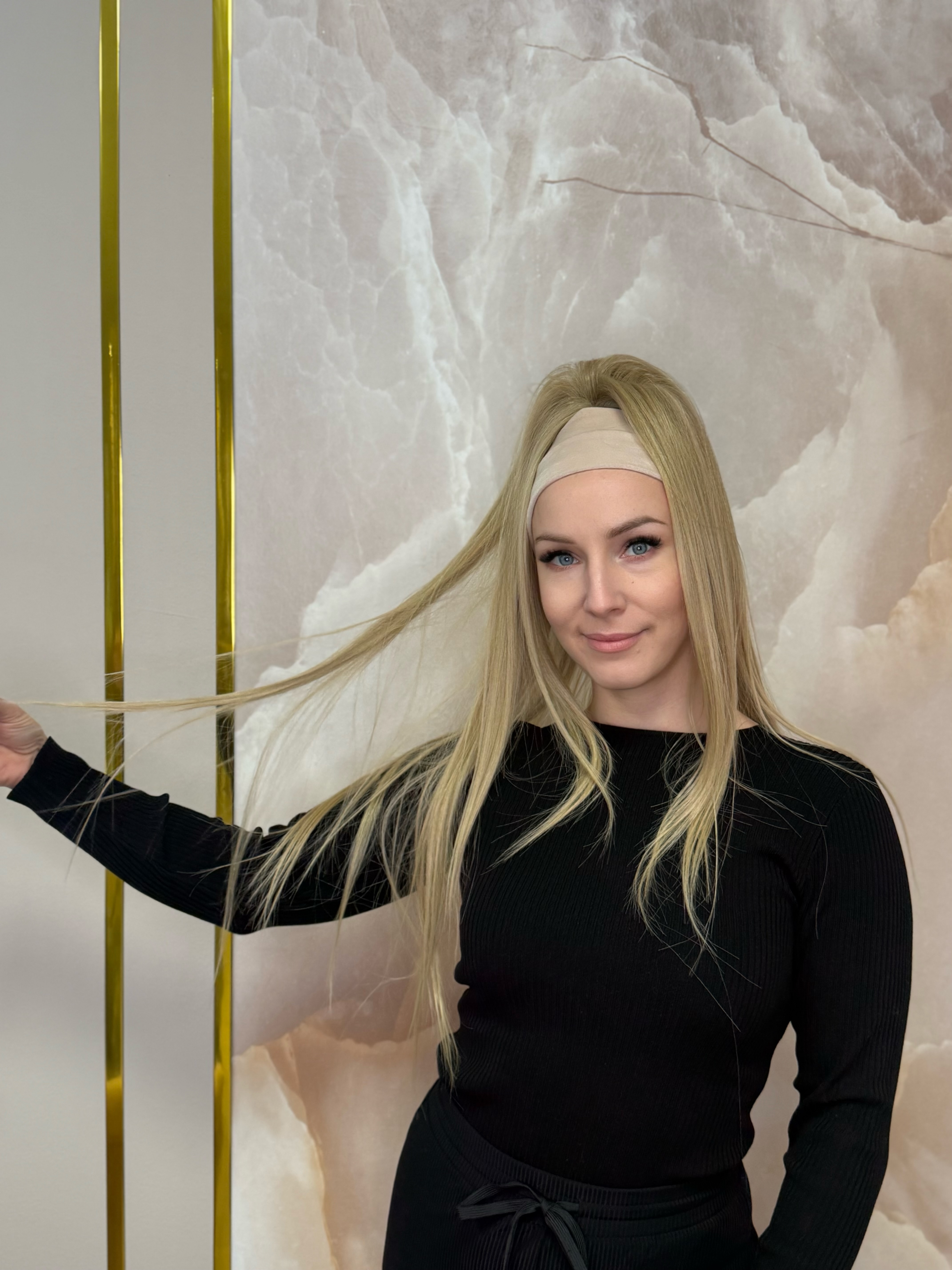 Kucyk Prosty Długi beżowy Blond