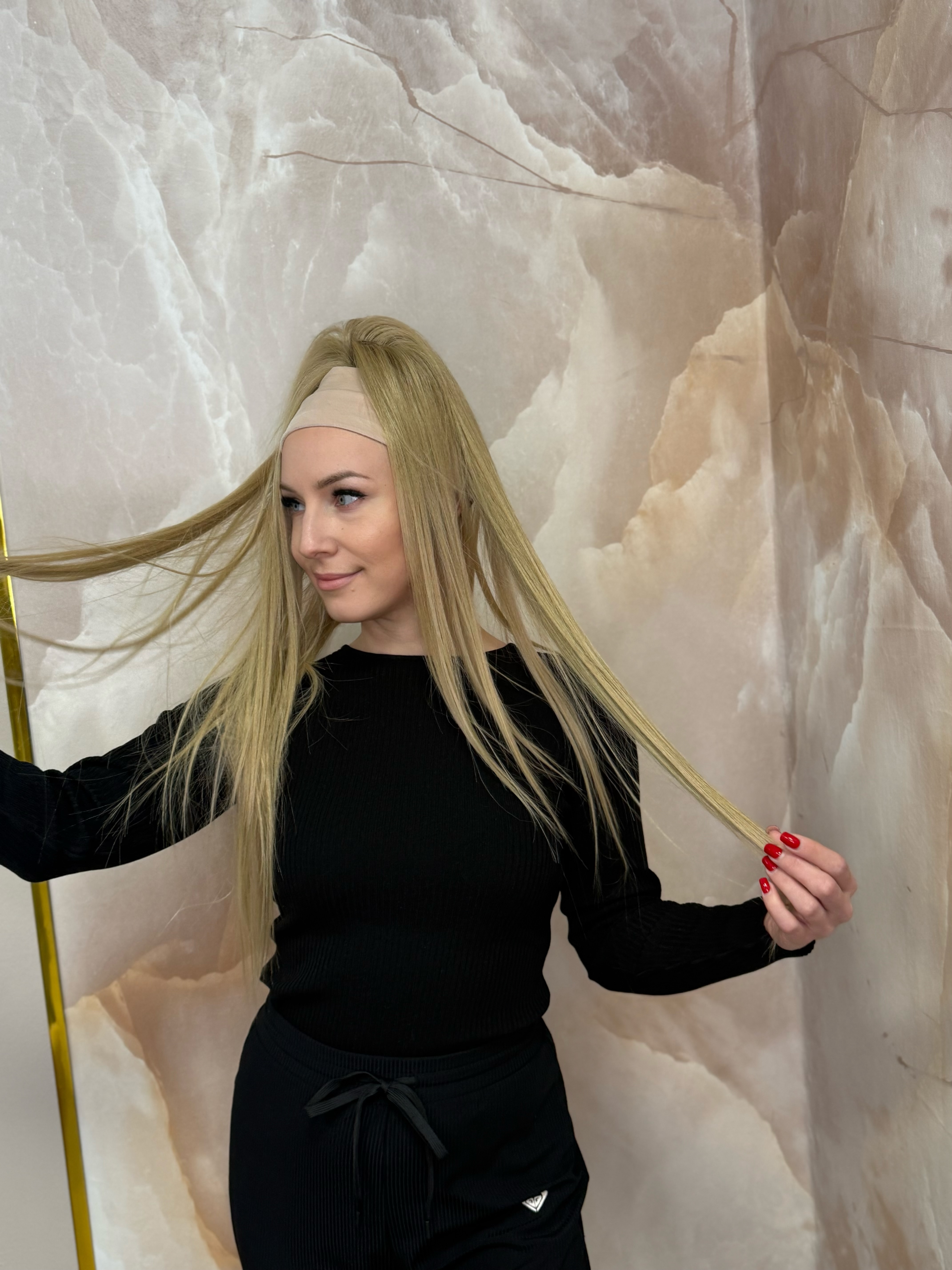 Kucyk Prosty Długi beżowy Blond