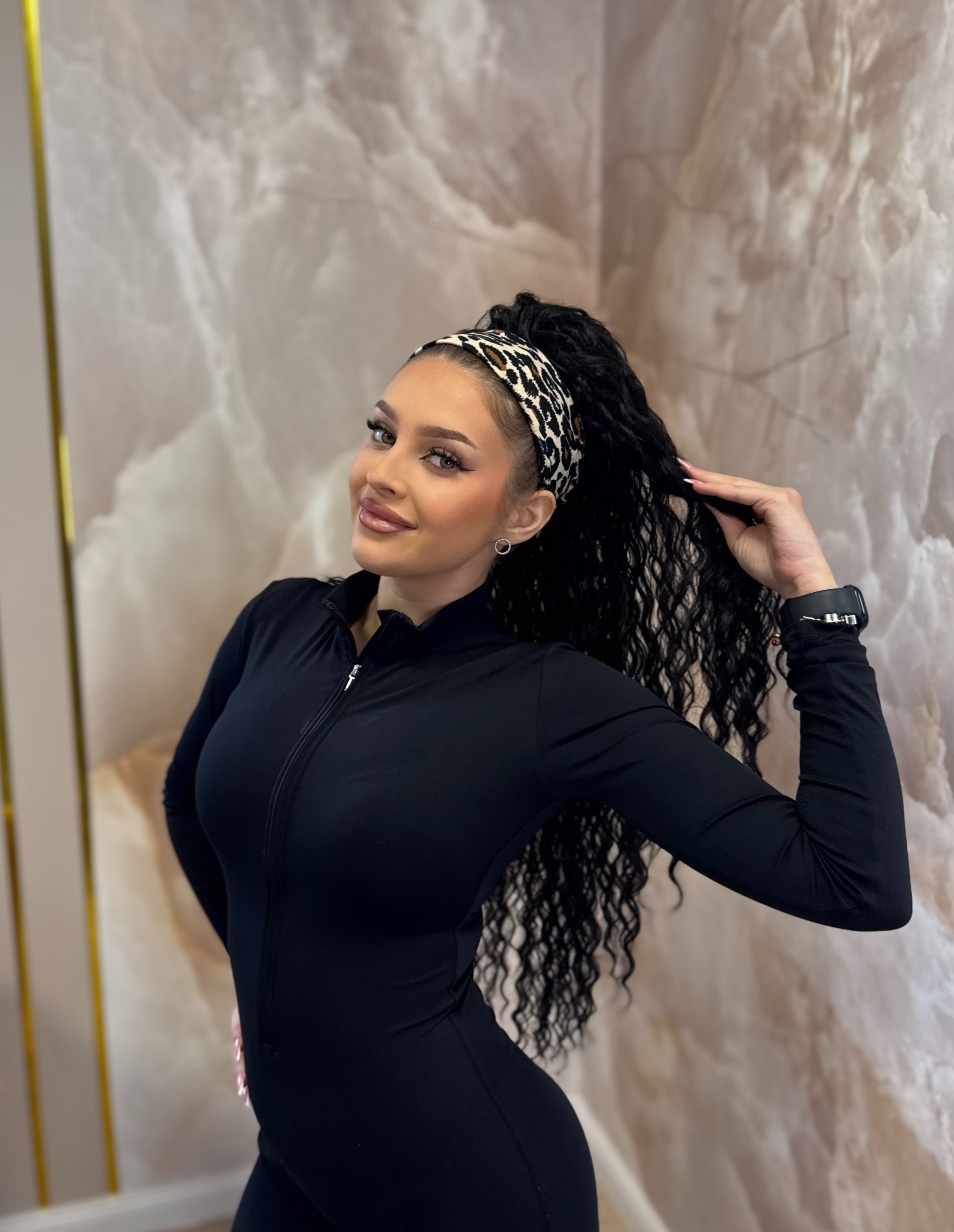 Kucyk Długi Water Wave Czarny