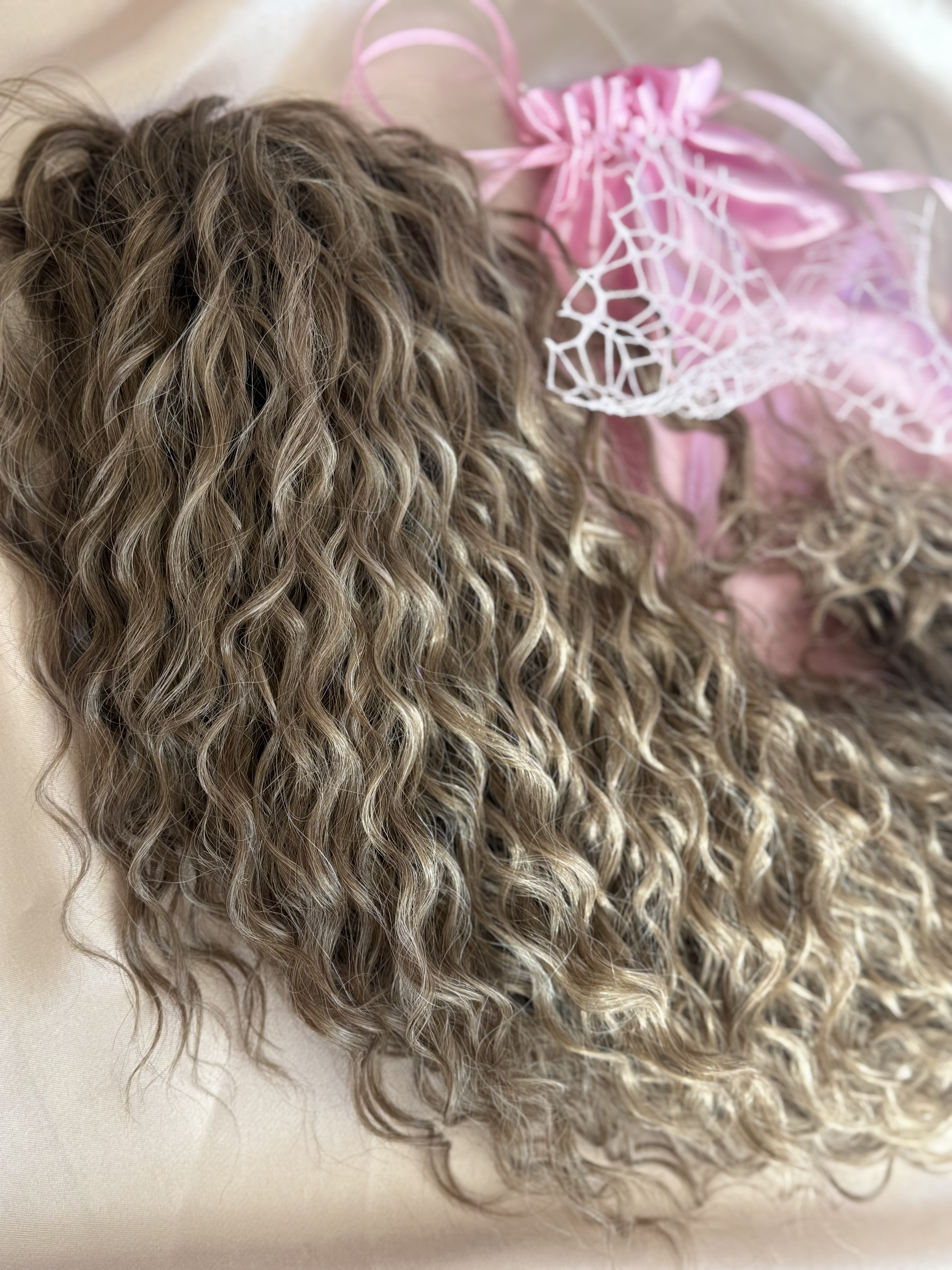 Kucyk Water Wave Długi Toffie