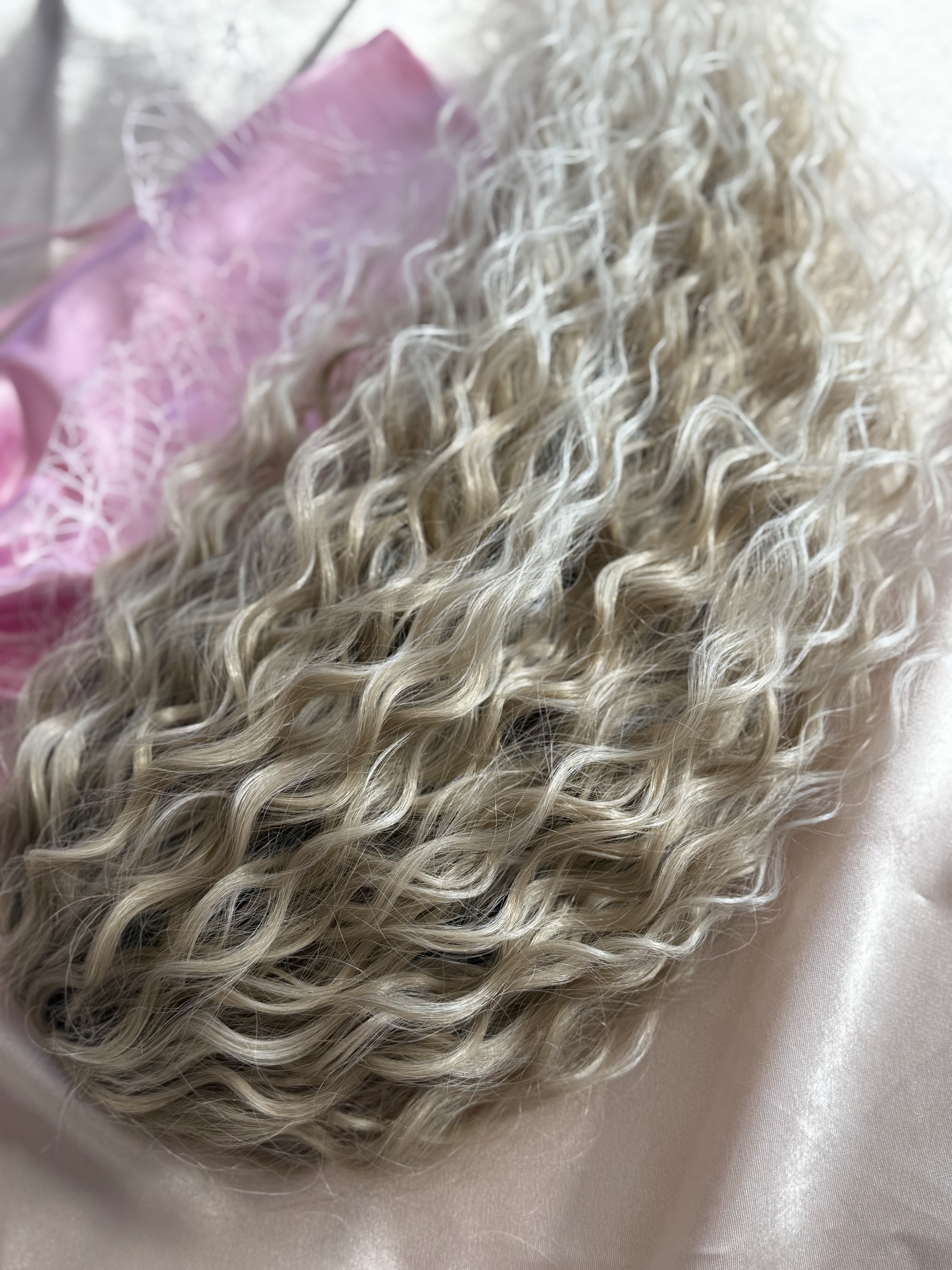 Kucyk Water Wave Krótki Jasny Blond