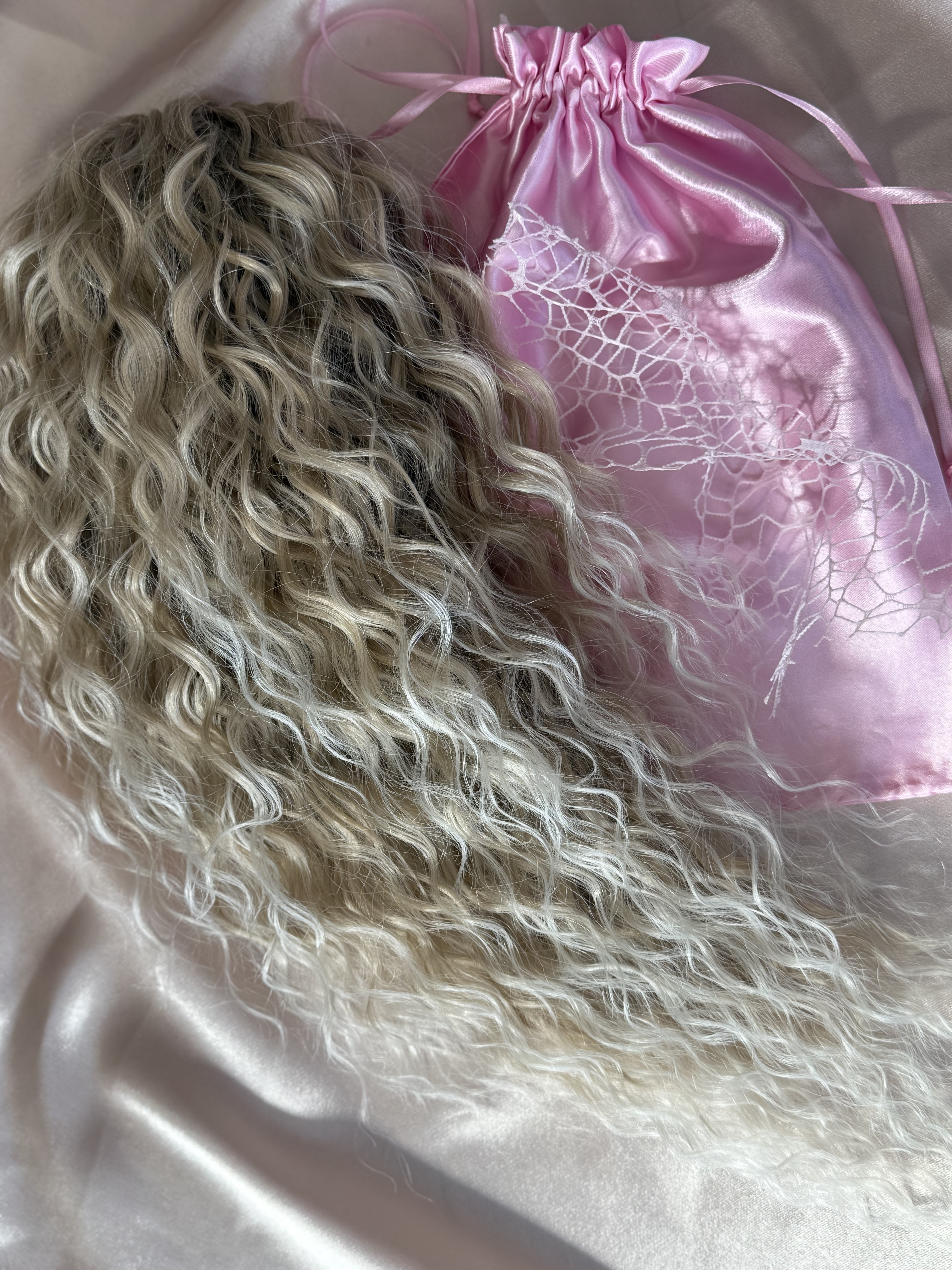 Kucyk Water Wave Krótki Jasny Blond