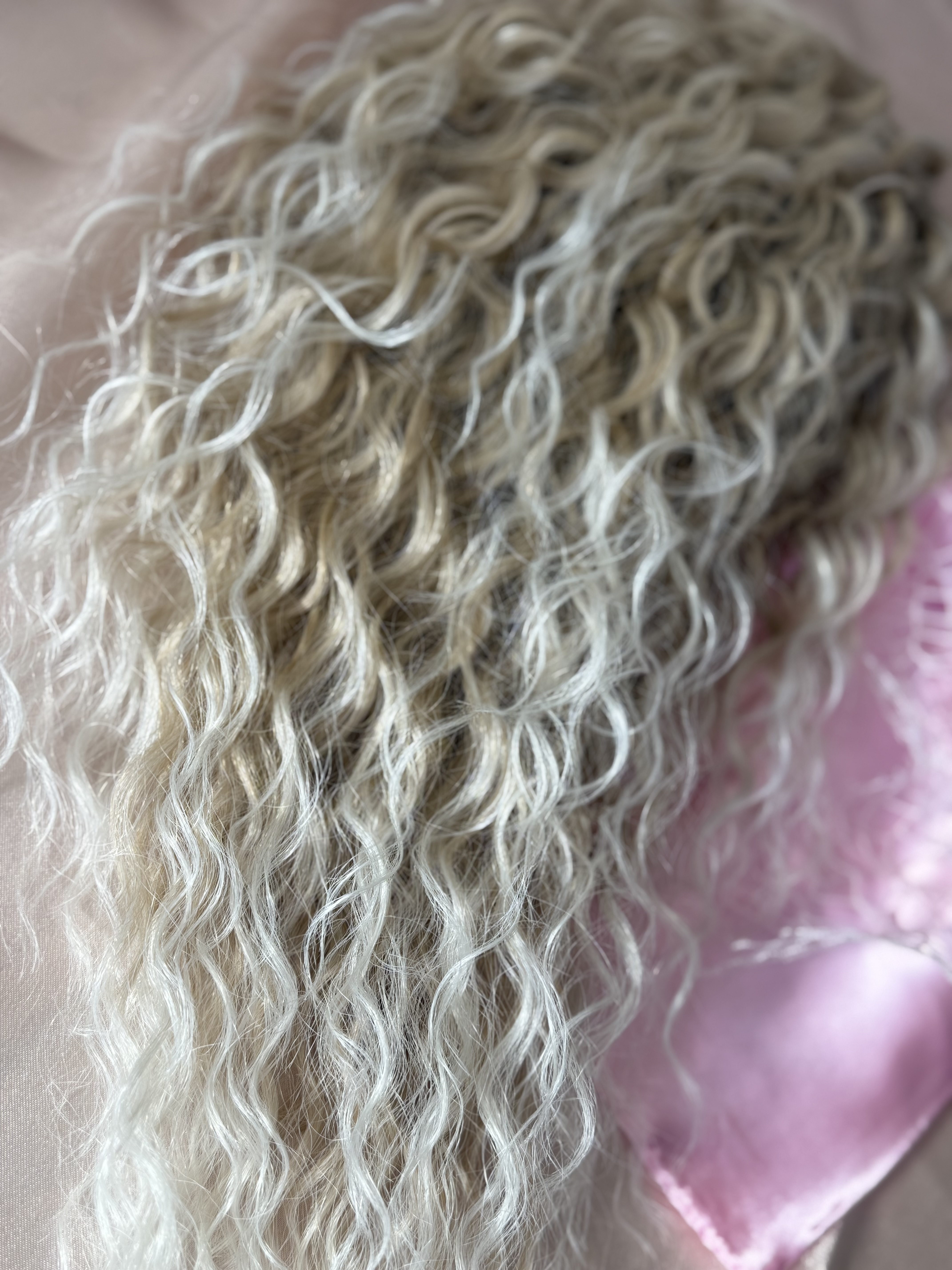 Kucyk Water Wave Krótki Jasny Blond
