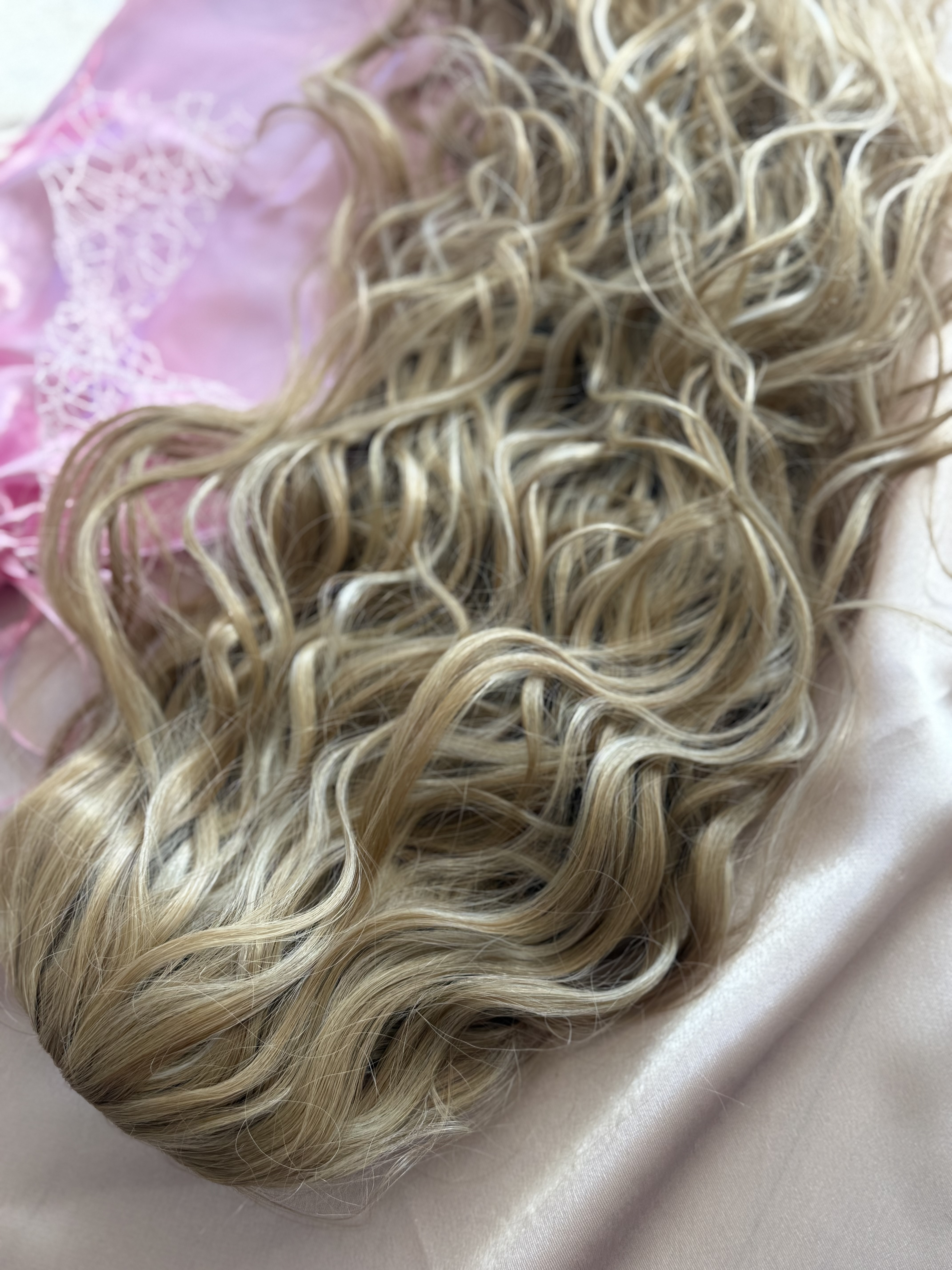 Kucyk Ocean Wave Długi Ciepły Blond