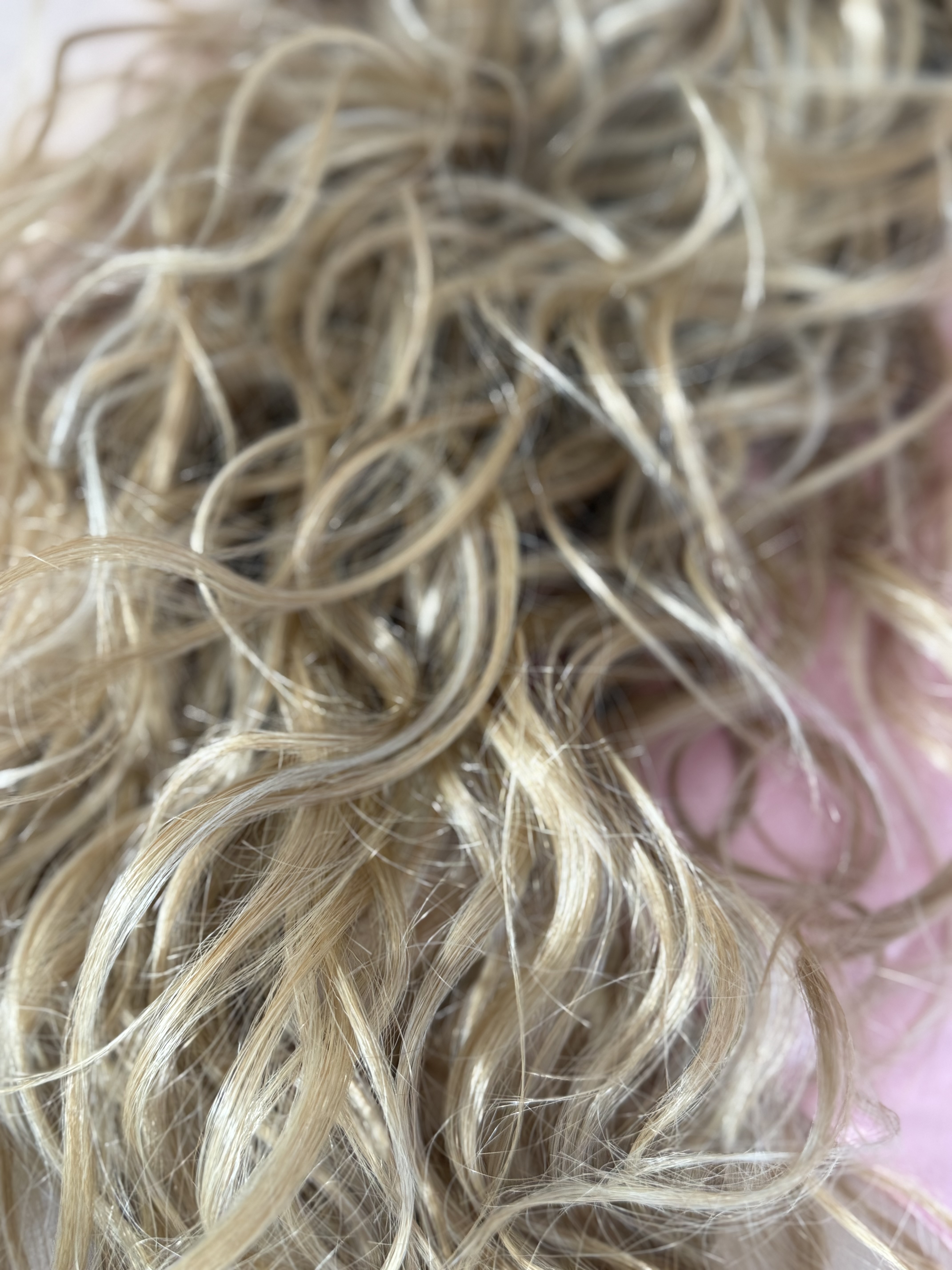 Kucyk Ocean Wave Długi Ciepły Blond