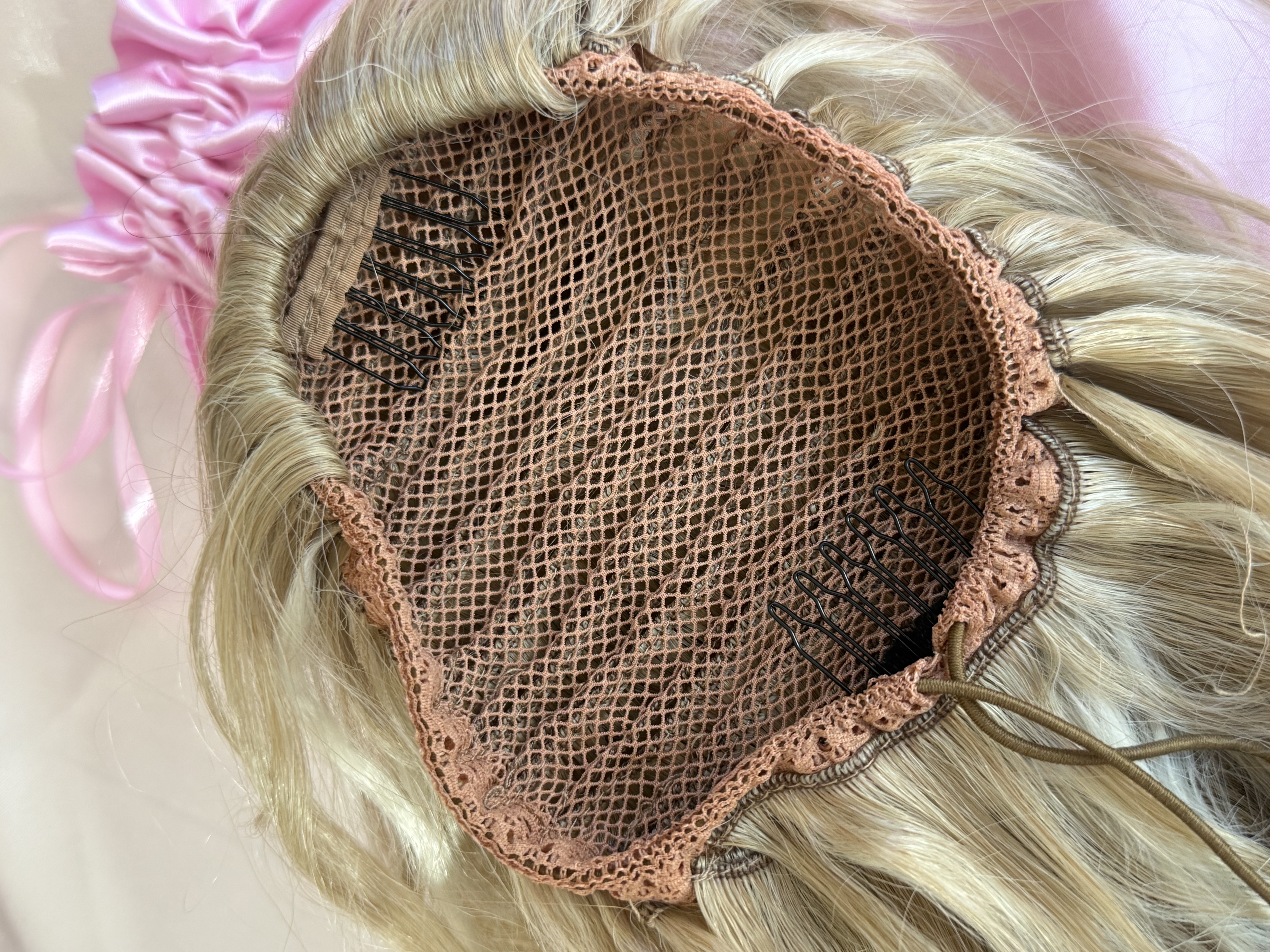 Kucyk Ocean Wave Długi Ciepły Blond