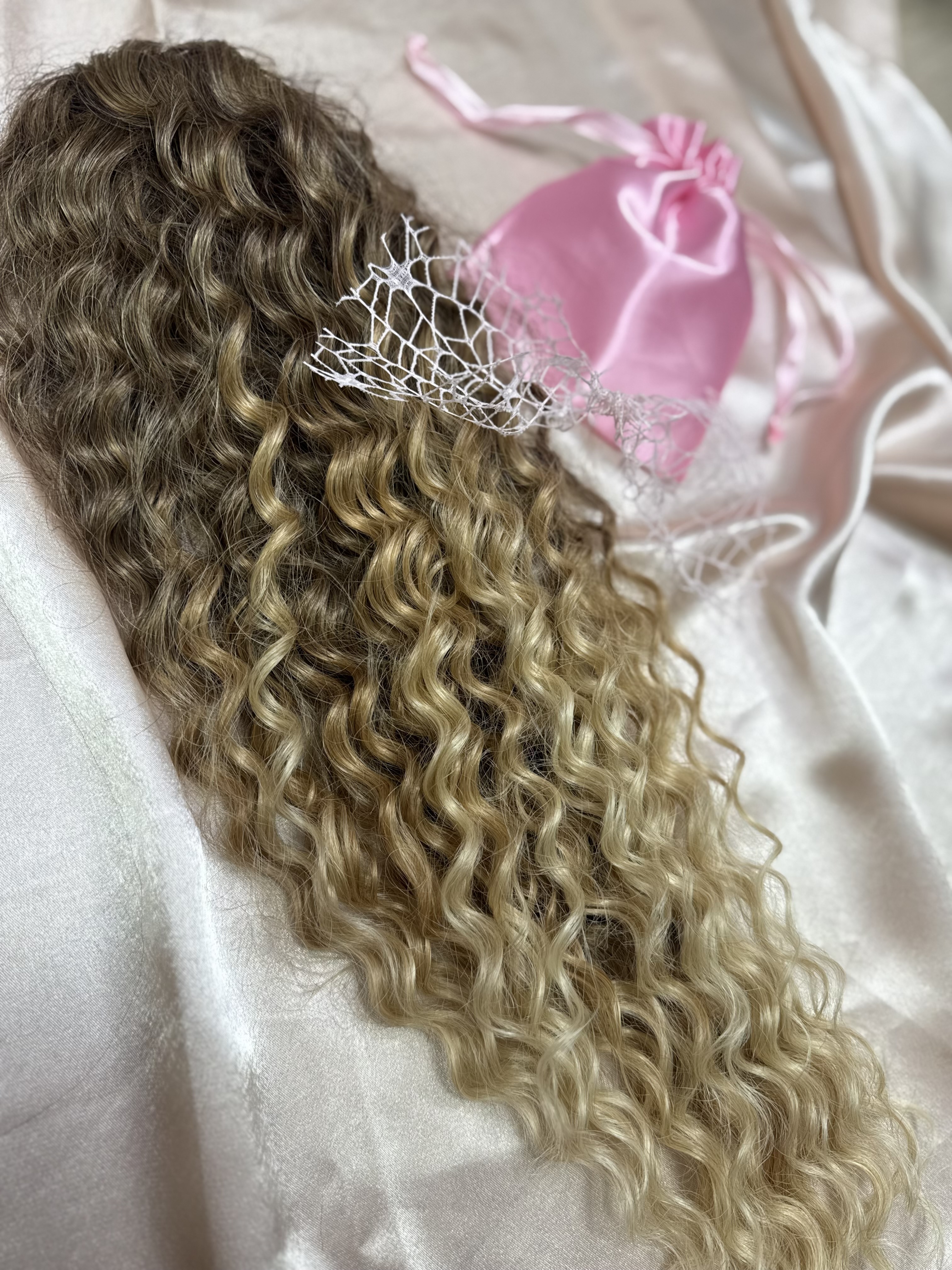 Kucyk długi Kręcony Blond Ombre