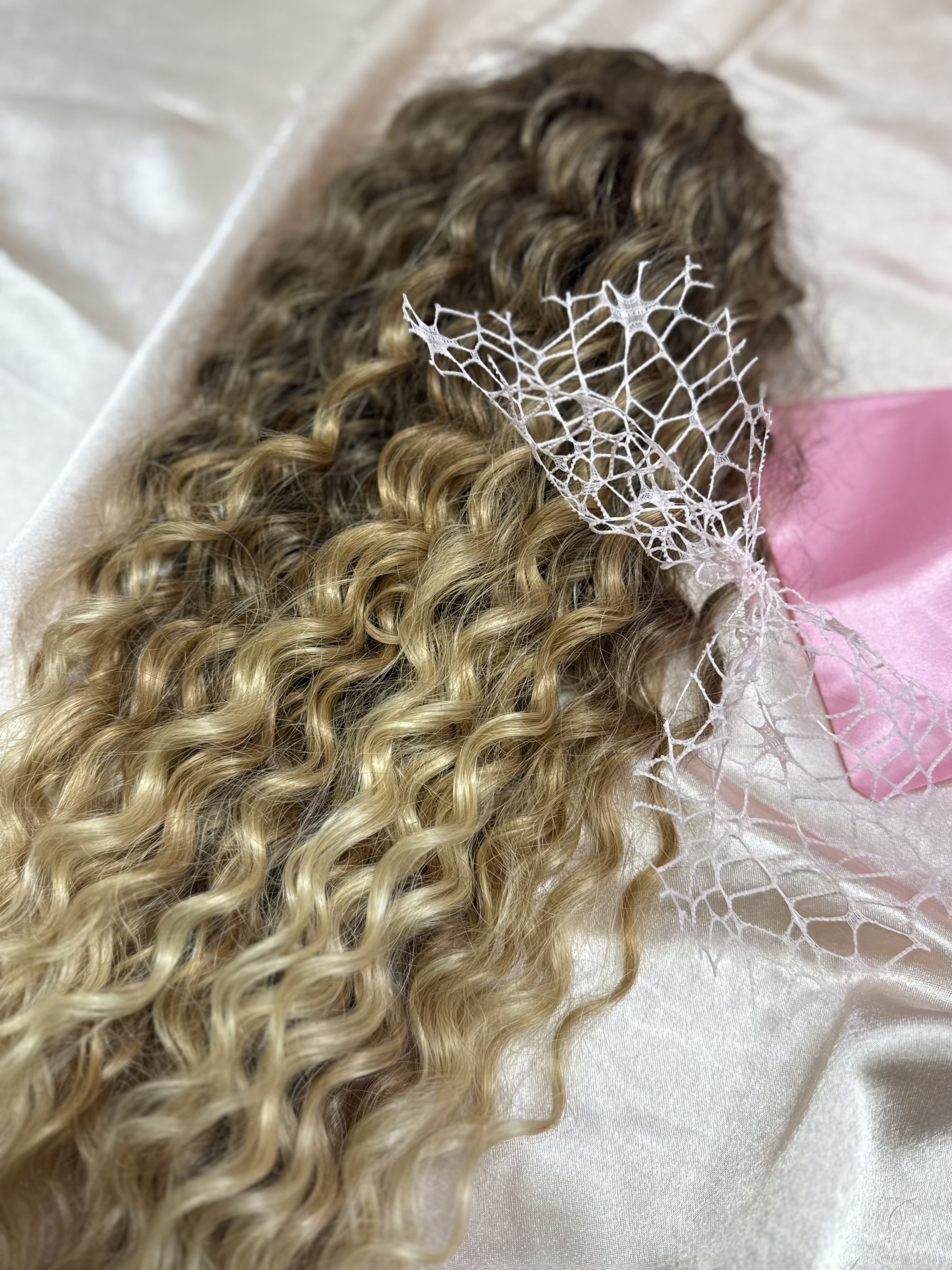 Kucyk długi Kręcony Blond Ombre