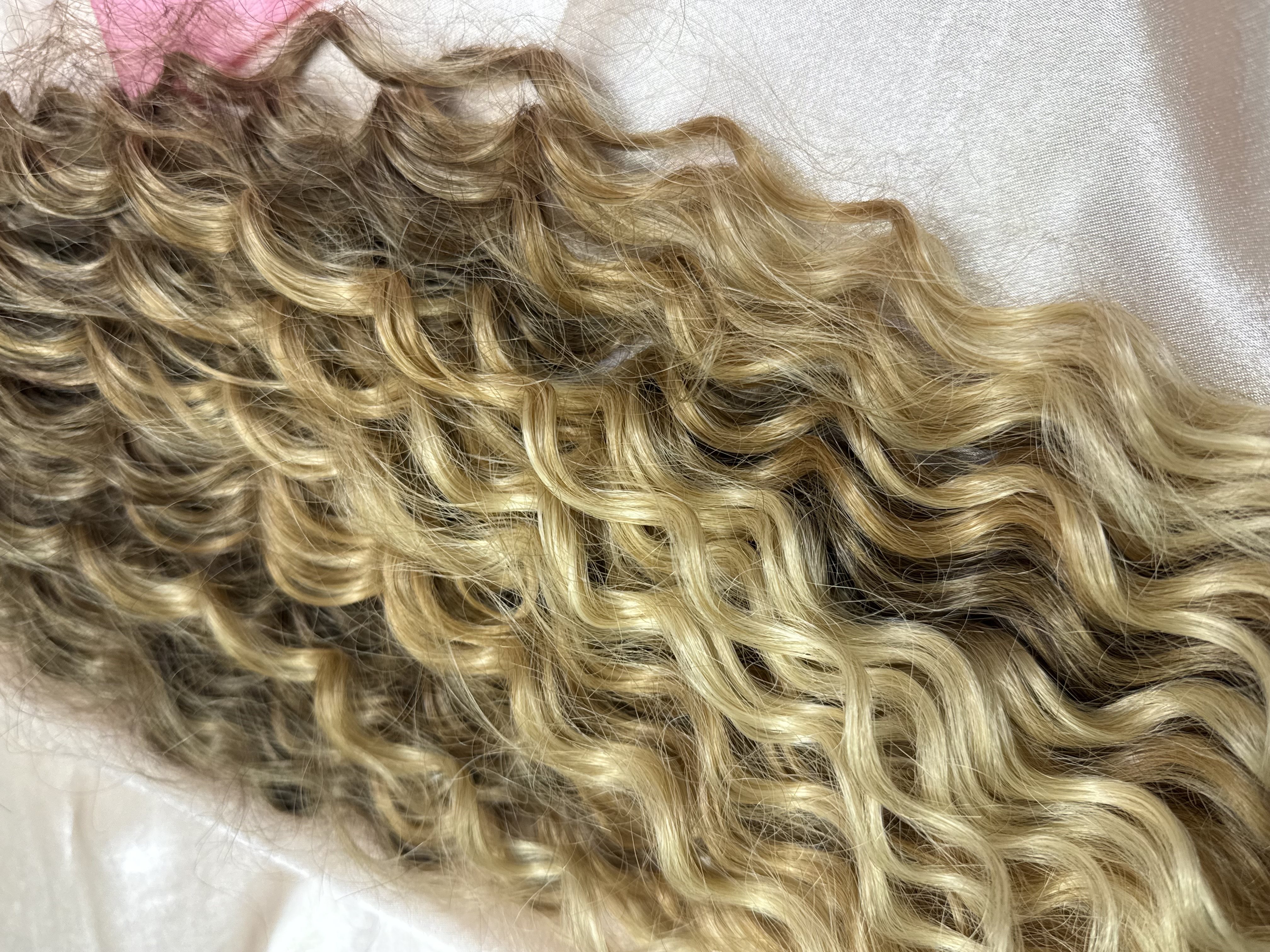 Kucyk długi Kręcony Blond Ombre