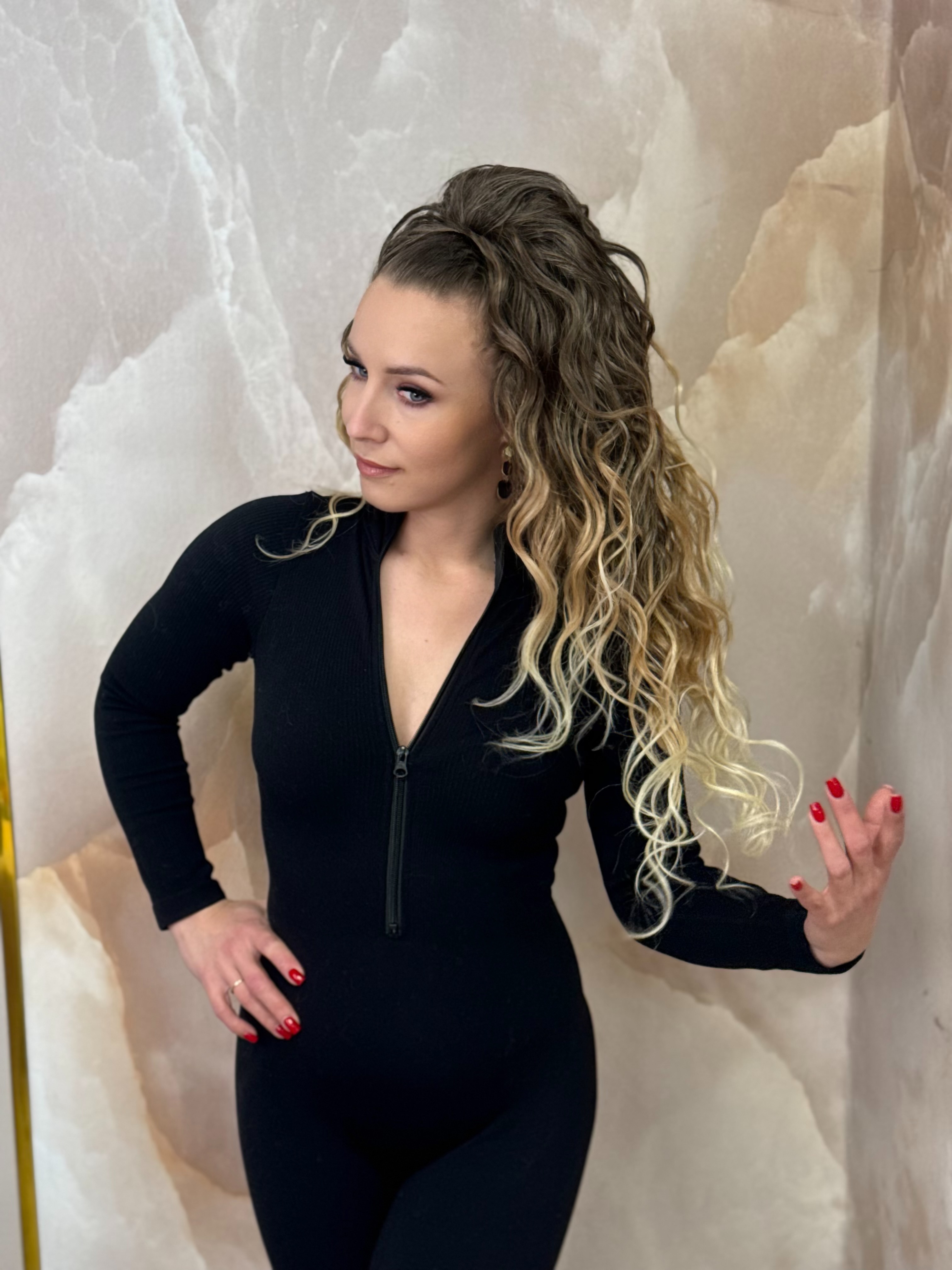 Kucyk długi Ocean Wave ombre ciemny blond