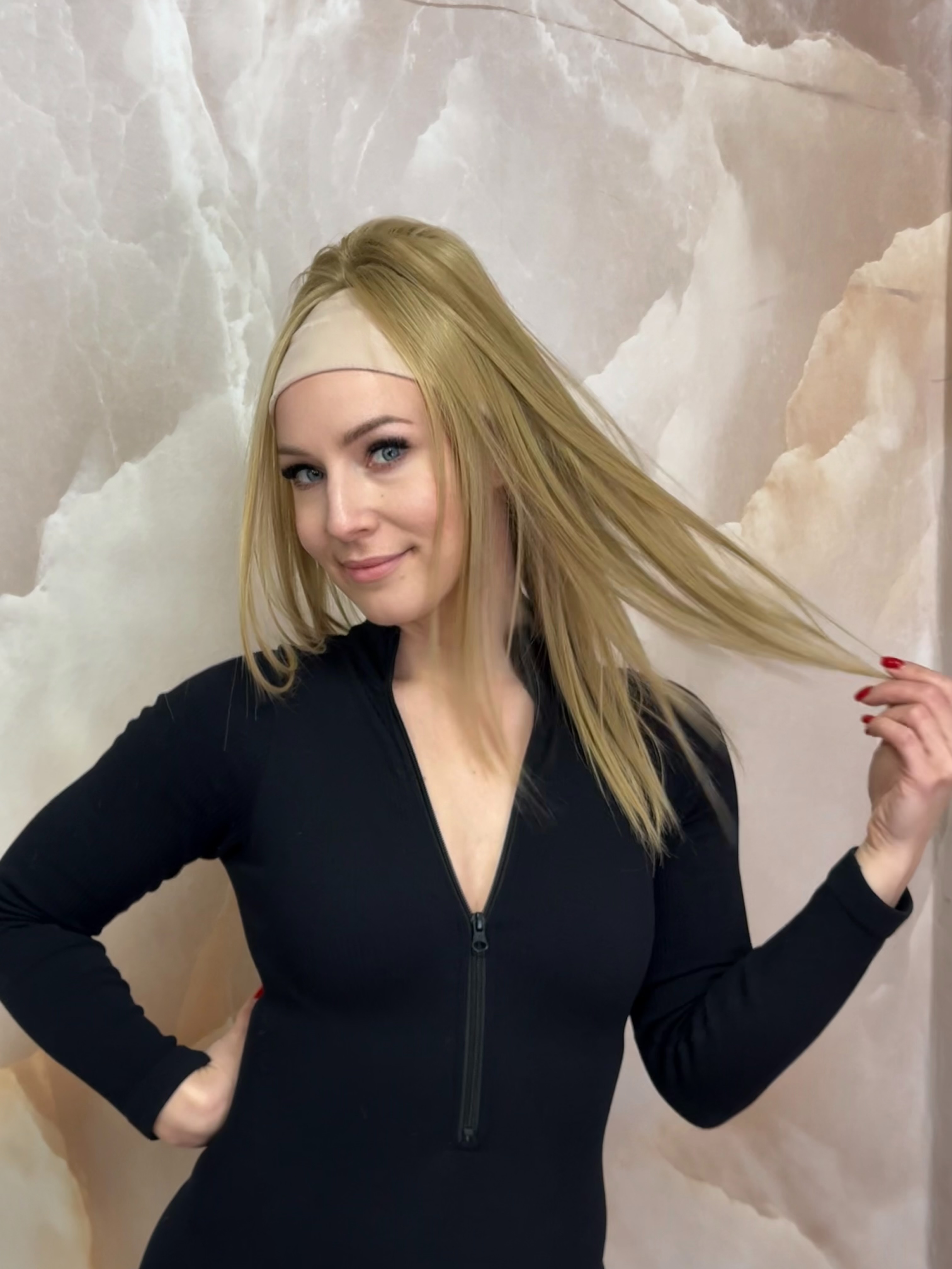 Kucyk Prosty Krótki Beżowy Blond