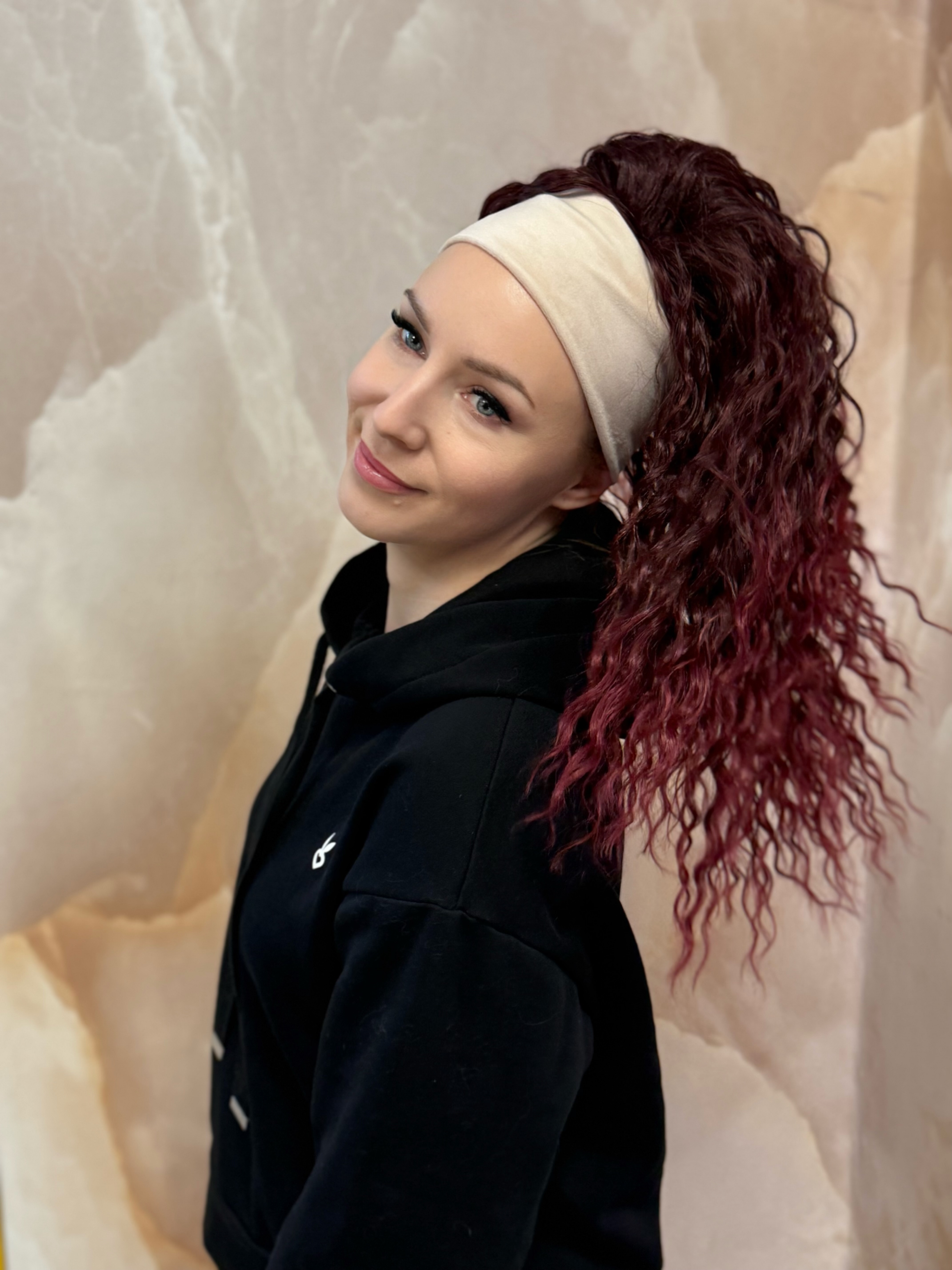 Kucyk Water Wave Krótki Bordo